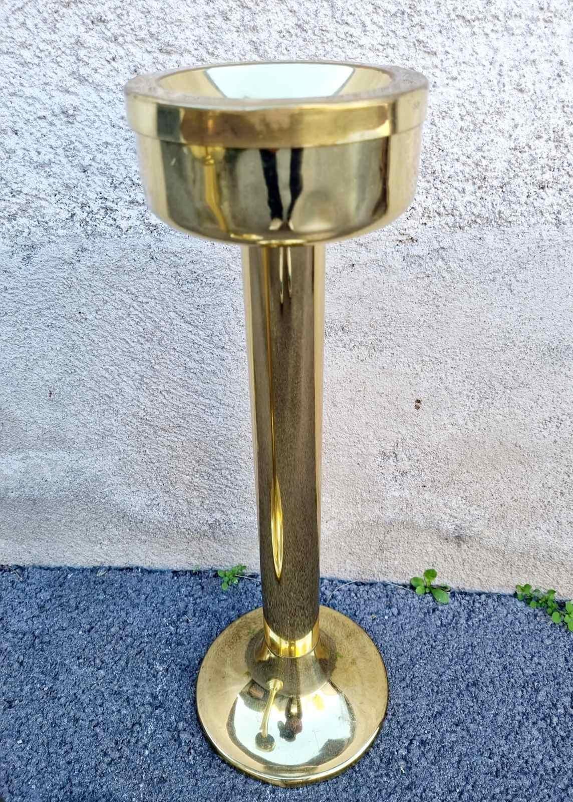 Paar Messing-Aschenbecher aus der Mitte des Jahrhunderts, Italien 60er Jahre (Italienisch) im Angebot