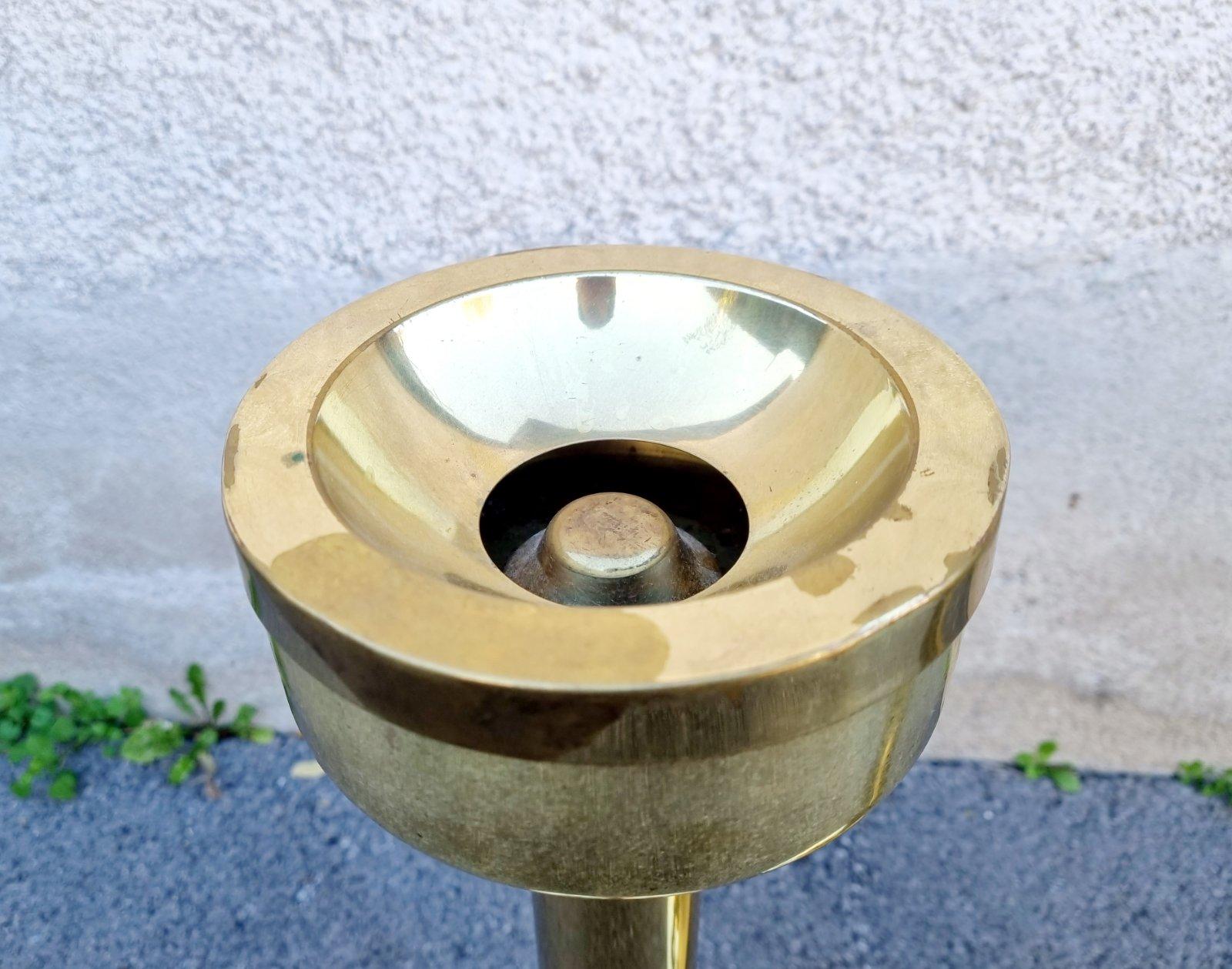 Paar Messing-Aschenbecher aus der Mitte des Jahrhunderts, Italien 60er Jahre im Angebot 2