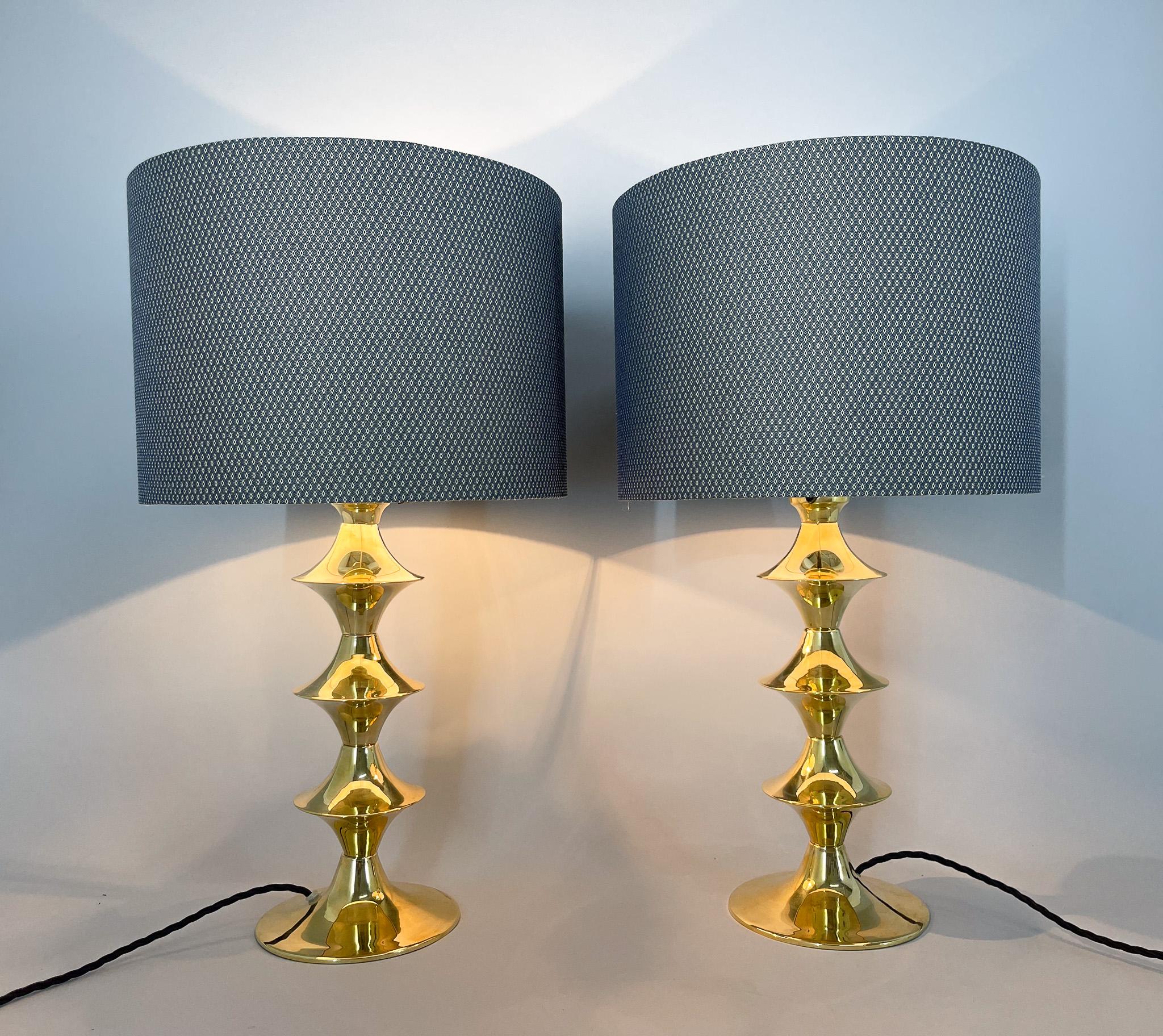 Set of two vintage tall table lamps with all-brass base and rotary switch. The lamps was restored, have new wiring and new handmade lamp shades. Bulb: 1 x E25-E27. US plug adapter included.