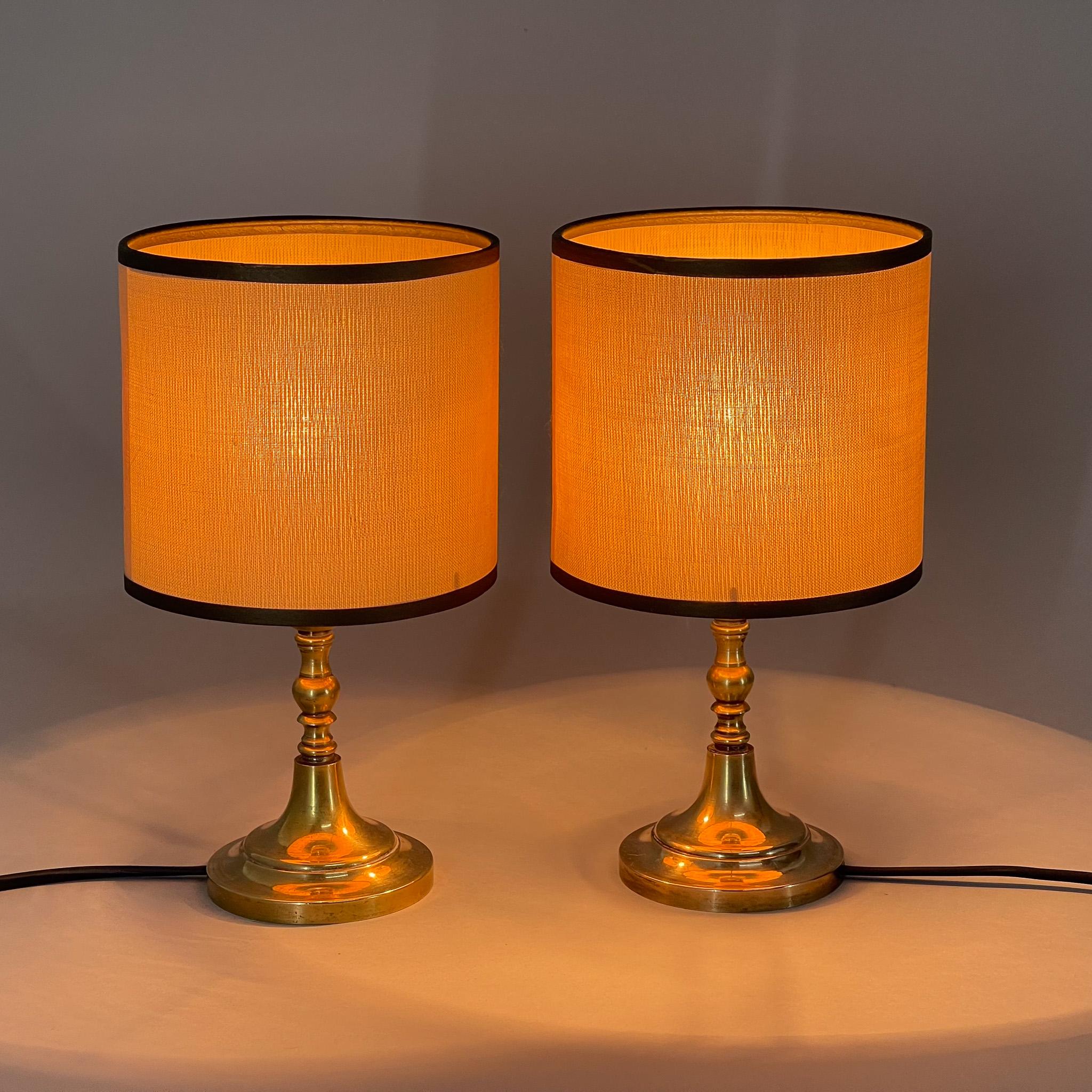 Pair of Mid-Century Brass Table or Bedside Lamps, Italy In Good Condition For Sale In Praha, CZ