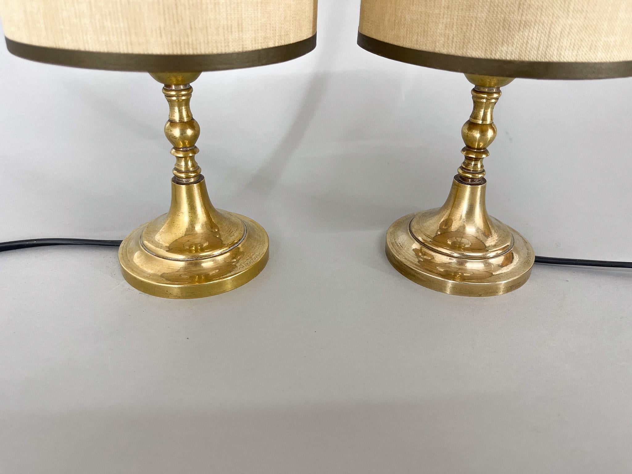 20th Century Pair of Mid-Century Brass Table or Bedside Lamps, Italy For Sale