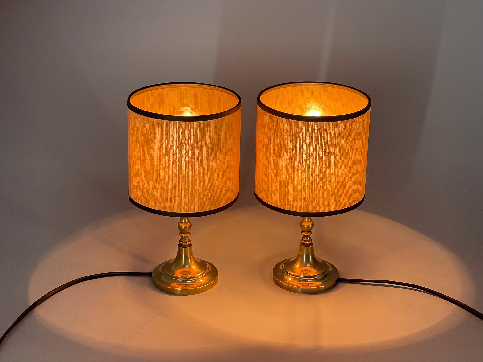 Pair of Mid-Century Brass Table or Bedside Lamps, Italy For Sale 1