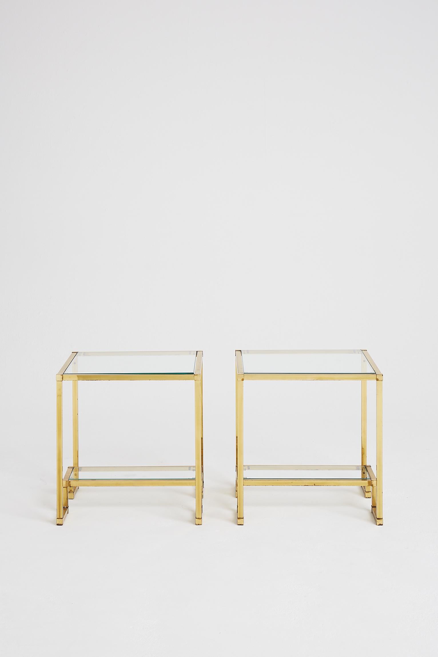 Pair of Midcentury Brass Two-Tiered Side Tables In Good Condition In London, GB