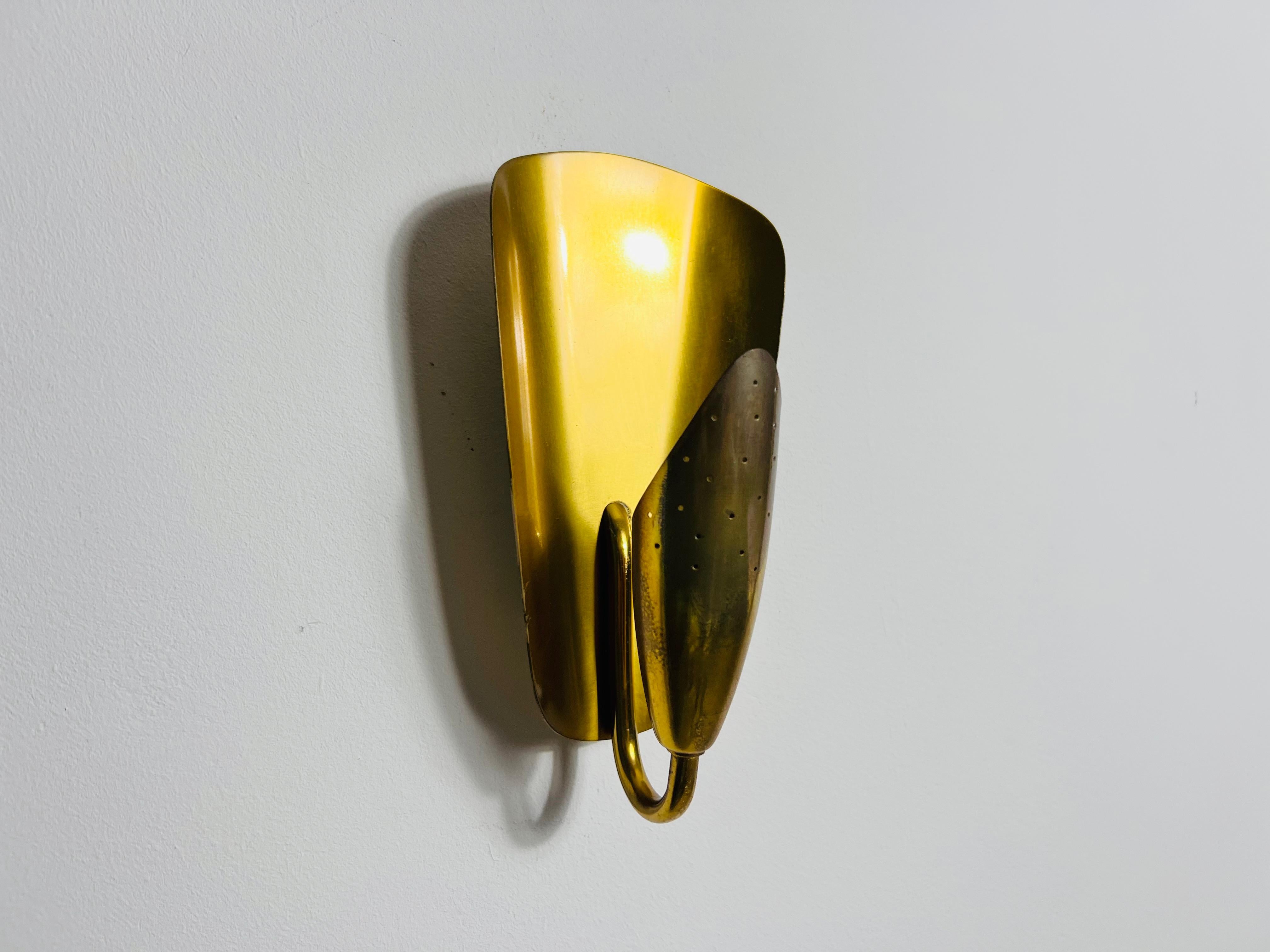 Pair of Mid-Century Brass Wall Lamps, Italy, 1960s 4