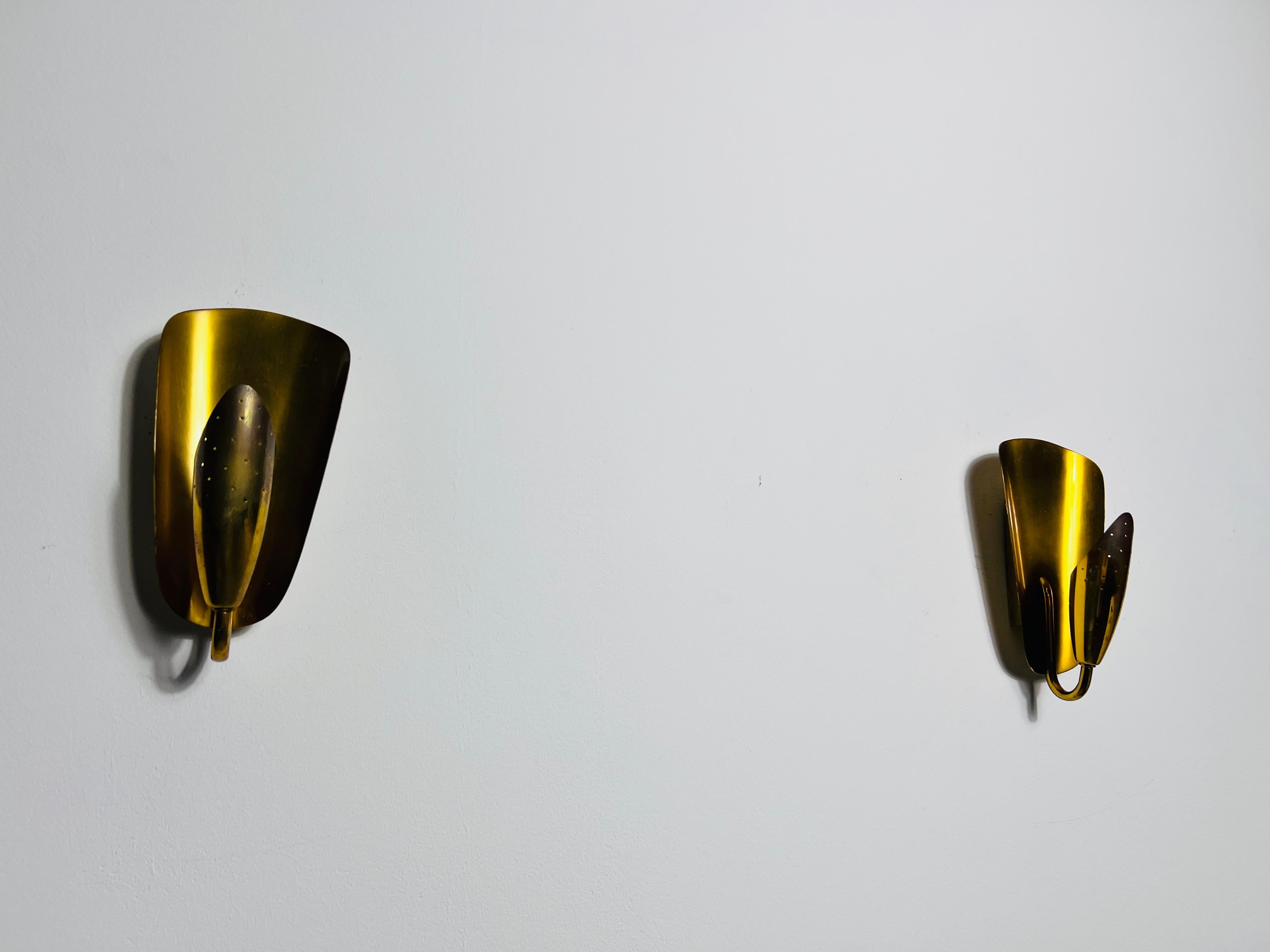 Pair of Mid-Century Brass Wall Lamps, Italy, 1960s In Good Condition In Hagenbach, DE