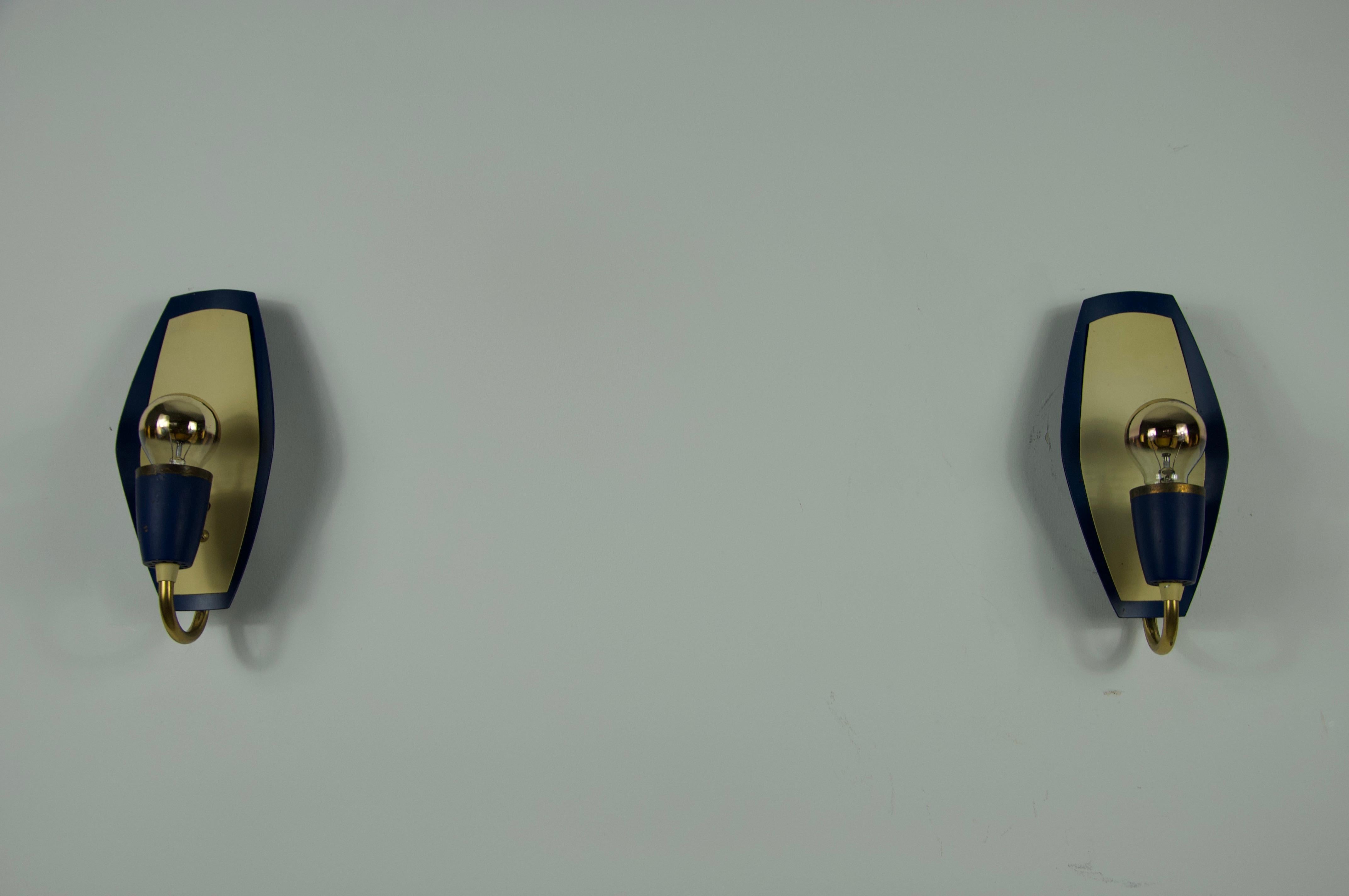 Milieu du XXe siècle Paire d'appliques en laiton du milieu du siècle, Italie, années 1960 en vente