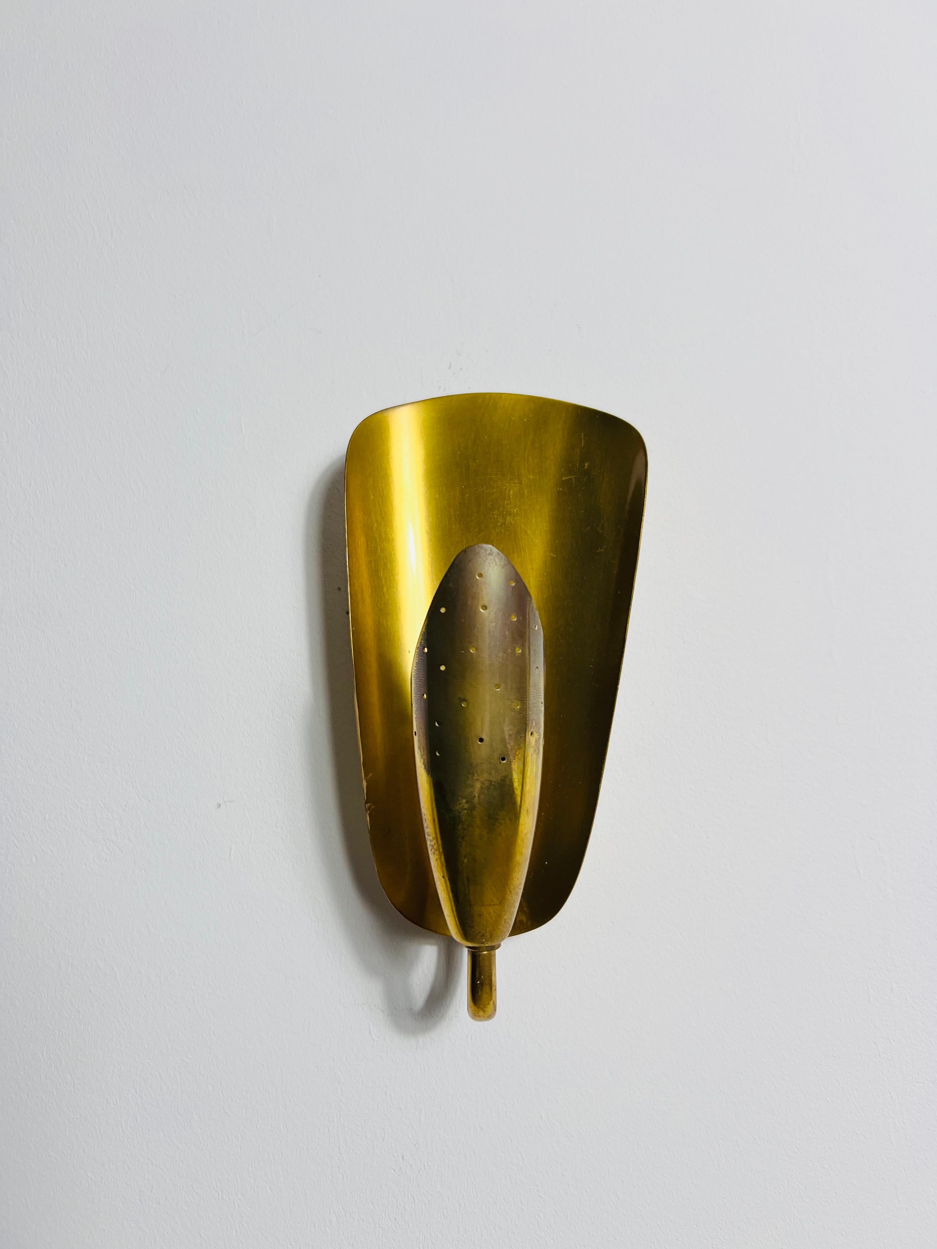 Pair of Mid-Century Brass Wall Lamps, Italy, 1960s 3