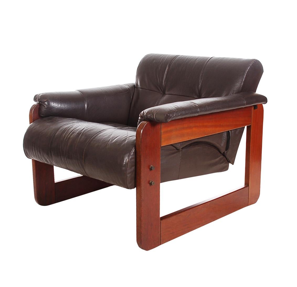 Mid-20th Century Pair of Midcentury Brazilian Modern Brown Leather Lounge Chairs