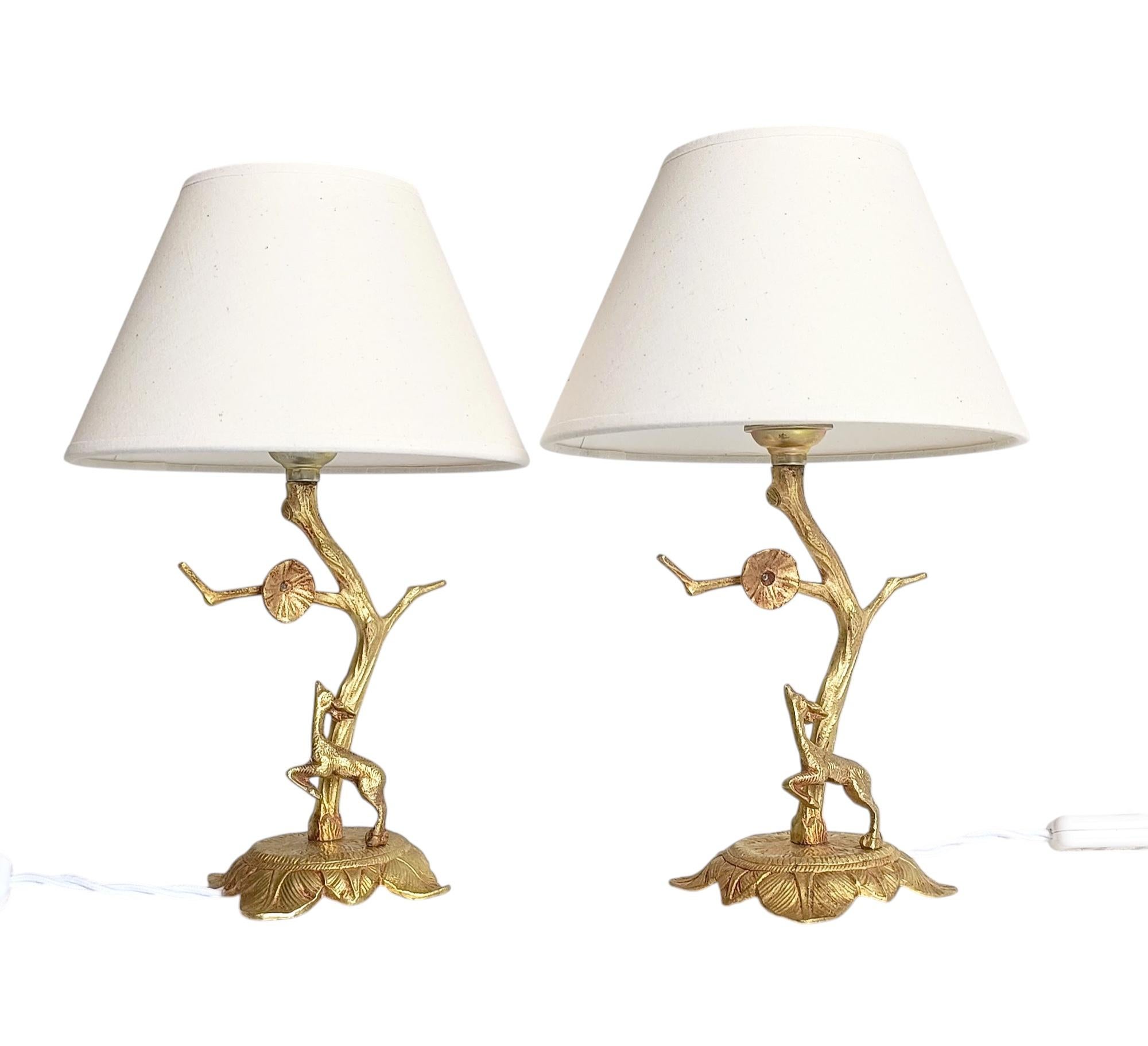 Hand-Crafted Mid-Century Pair of Small Bronze Table Lamps in Louis XVI Style, France, 1950s For Sale