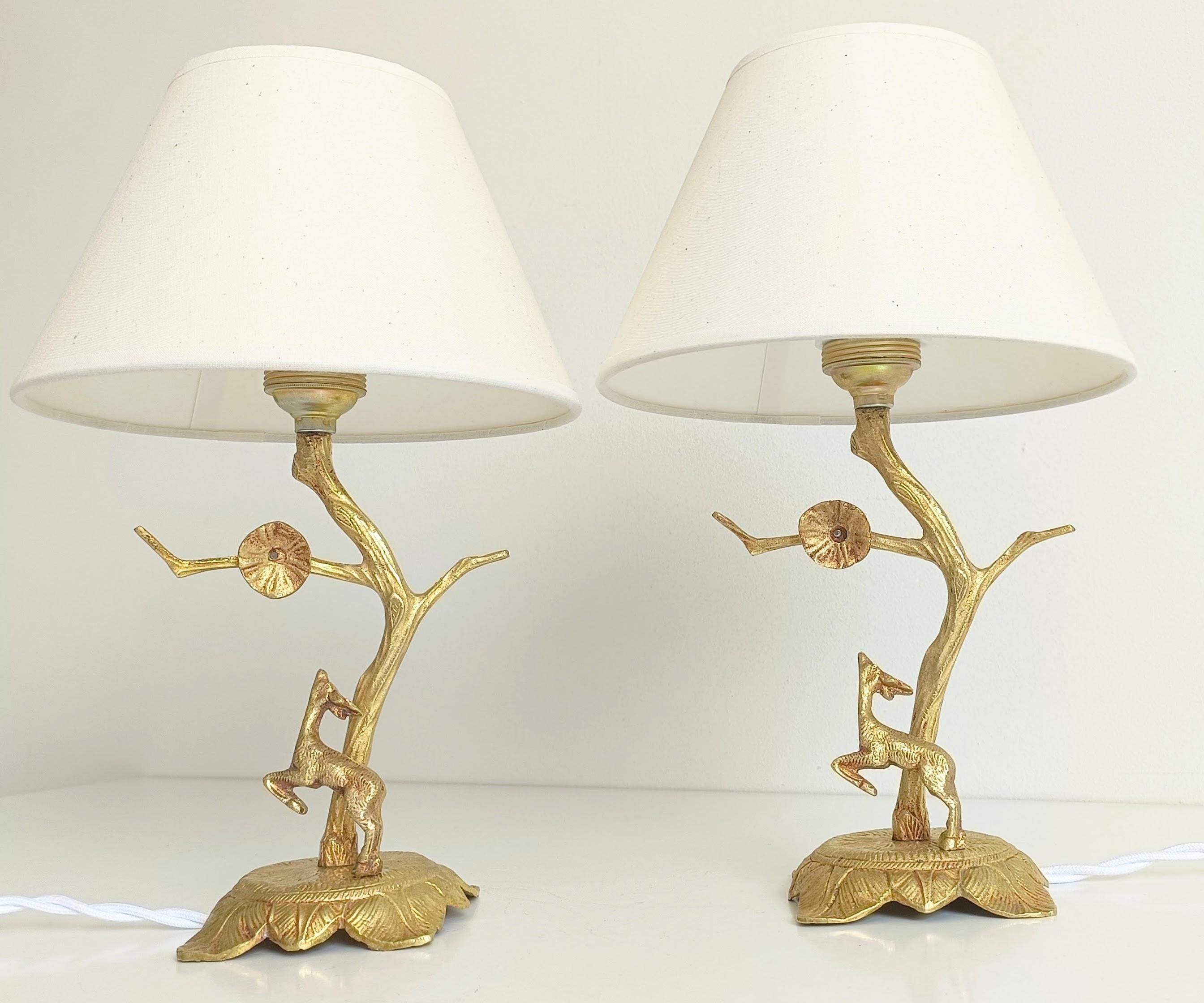 Mid-Century Pair of Small Bronze Table Lamps in Louis XVI Style, France, 1950s In Excellent Condition For Sale In Valencia, VC