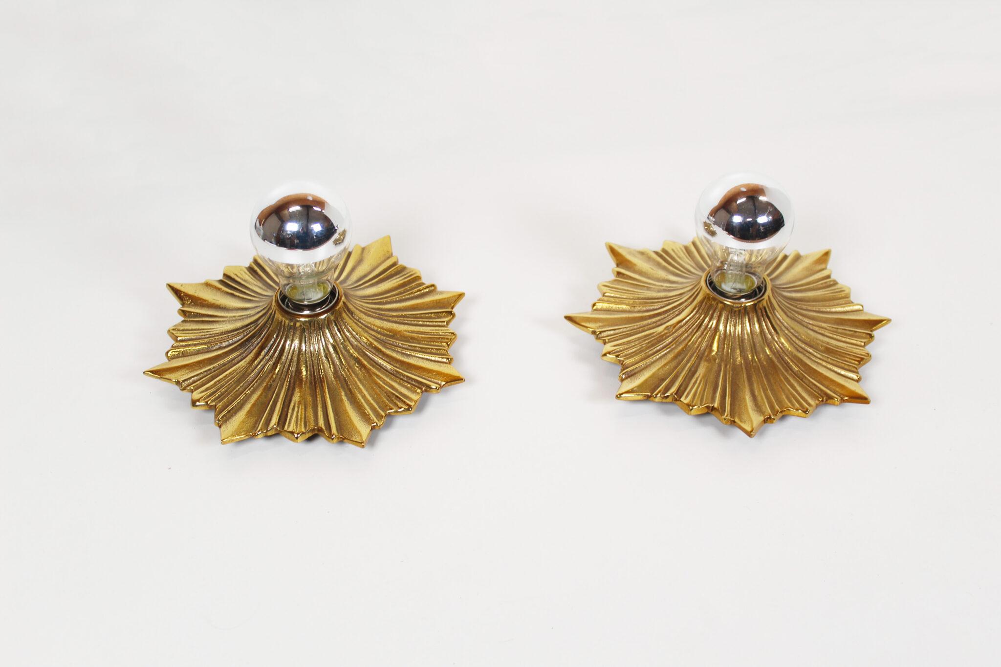 Pair of Mid-Century Bronze Sunburst Wall Lights or Flush Mounts, c 1950s in vendita 2