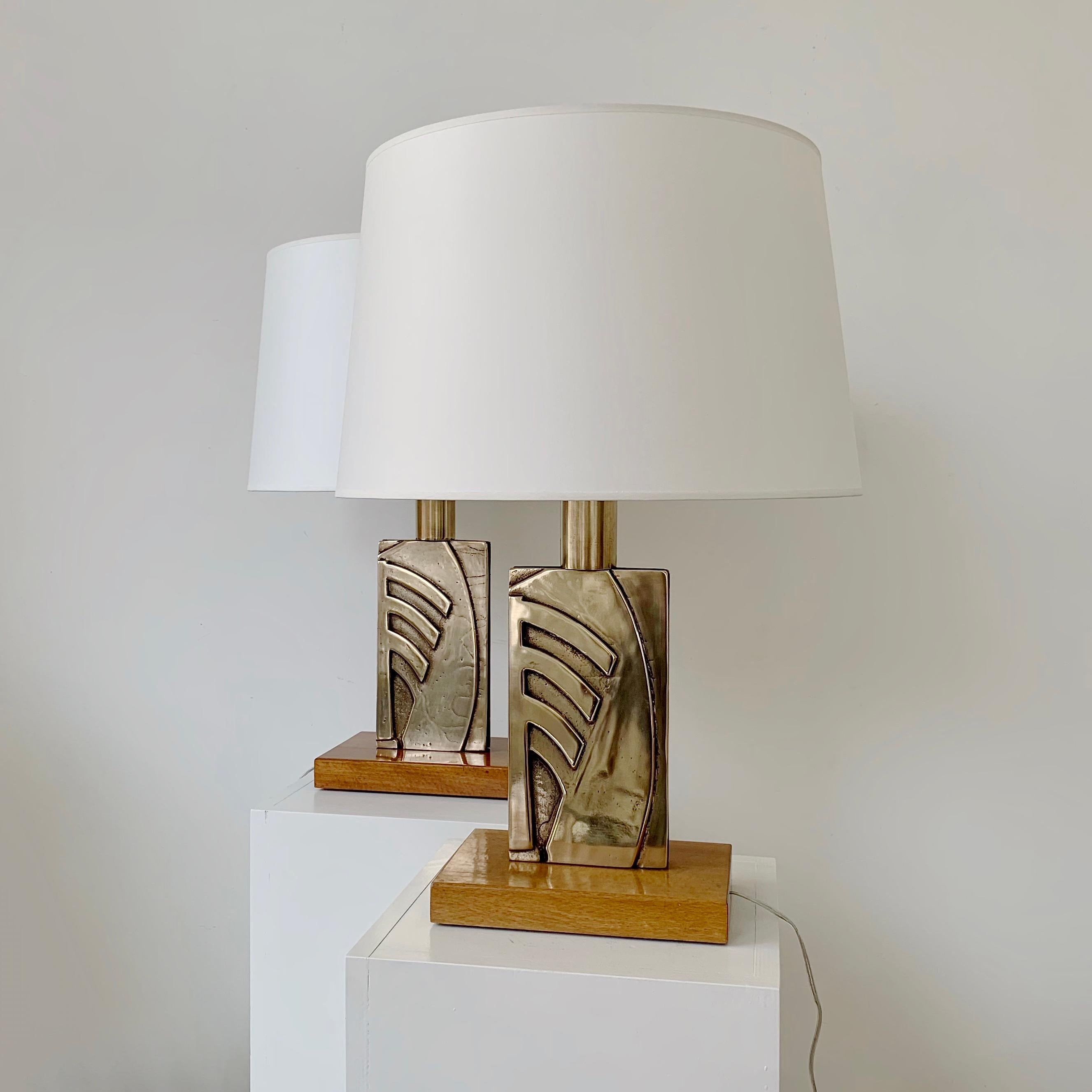 Pair of Mid-Century Bronze Table Lamps, circa 1970, Italy For Sale 9