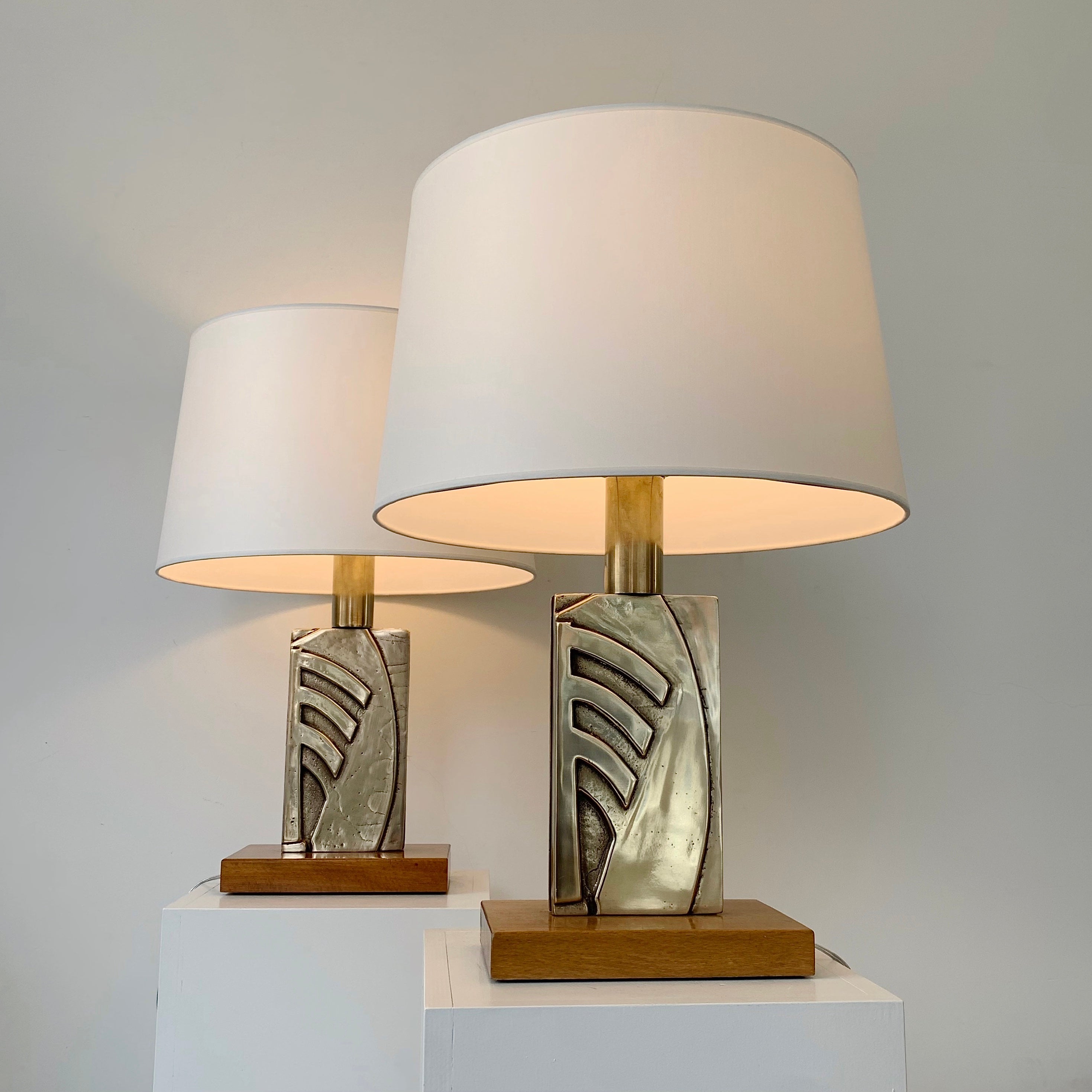 Mid-Century Modern Paire de lampes de table en bronze du milieu du siècle, vers 1970, Italie en vente