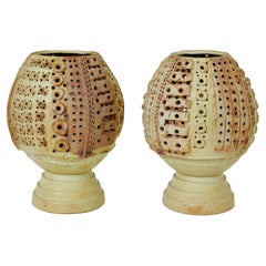 Coppia di lampade in ceramica brutalista di metà secolo di Bernard Rooke