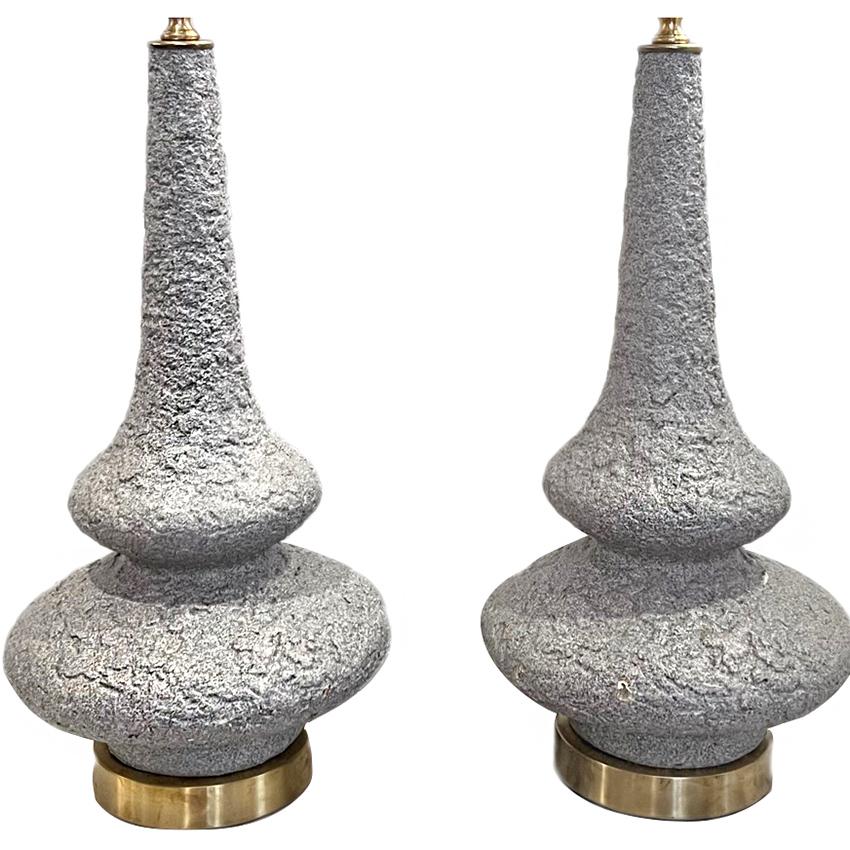 Pair of vintage circa 1960's Italian brutalist porcelain lamps with bronze bases.

Measurements:
Height of body: 18?
Height to rest of shade: 28?
Diameter: 8.5?