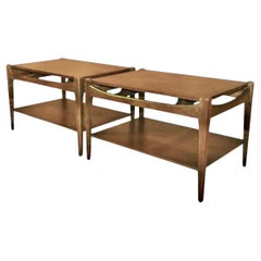 Paar dänisch inspirierte Mid-Century-Beistelltische aus Nussbaumholz von Bassett, Mid-Century
