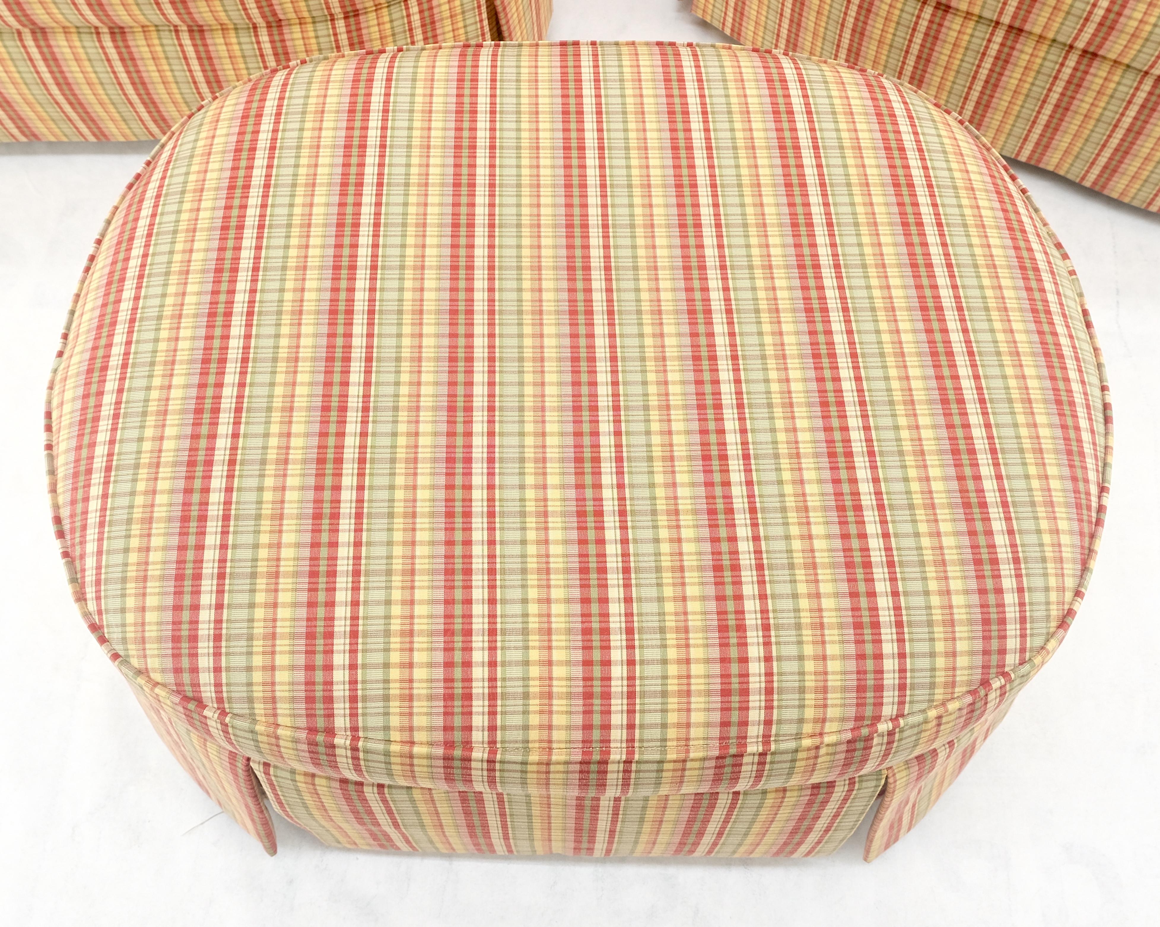 Paire de chaises longues en tissu rayé du milieu du siècle dernier, c1970, assorties d'un pouf MINT
Dimensions de l'Ottoman :
22