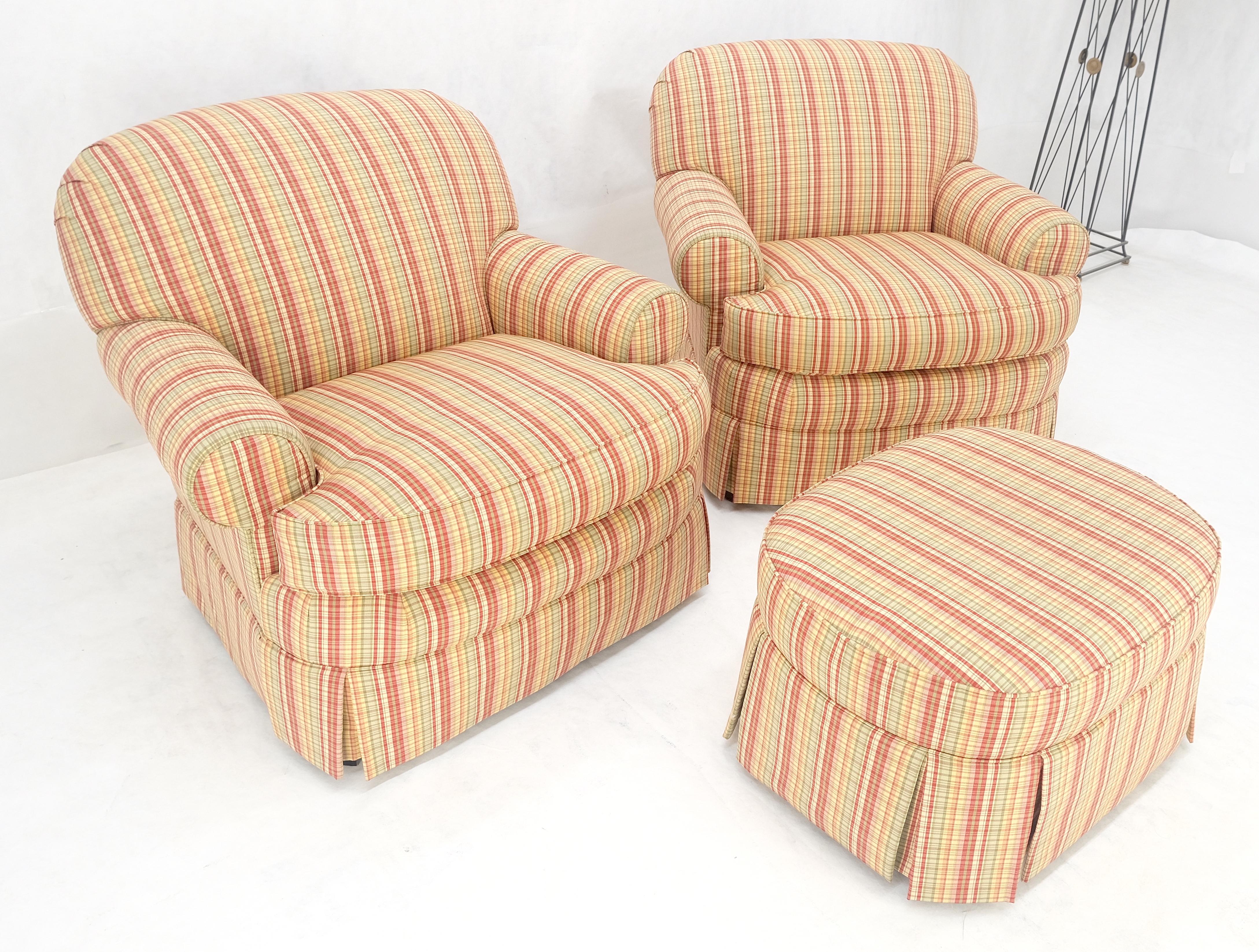 Mid-Century Modern Paire de chaises longues en tissu rayé du milieu du siècle dernier, c1970, assorties d'un pouf MINT en vente