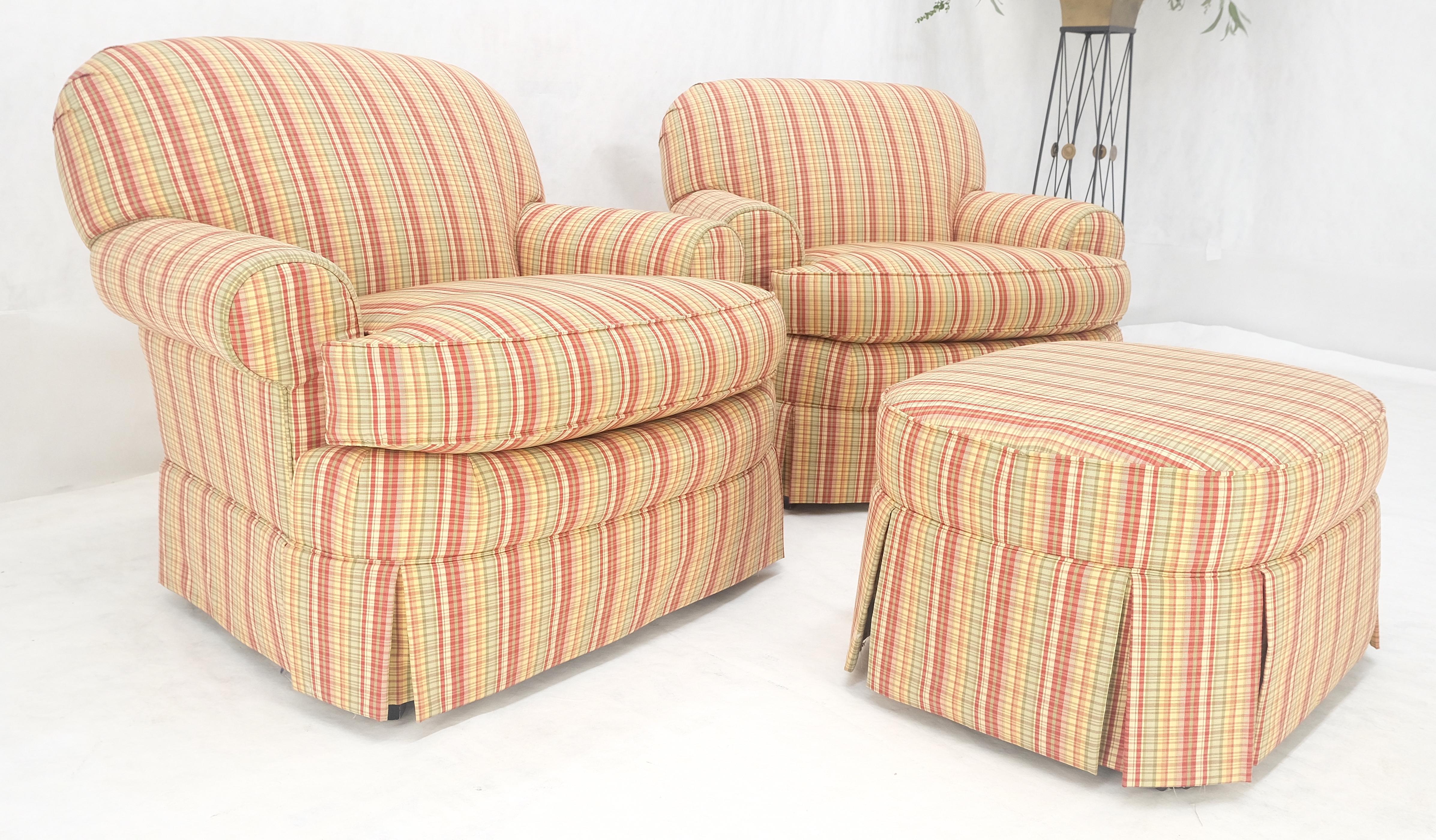 Américain Paire de chaises longues en tissu rayé du milieu du siècle dernier, c1970, assorties d'un pouf MINT en vente