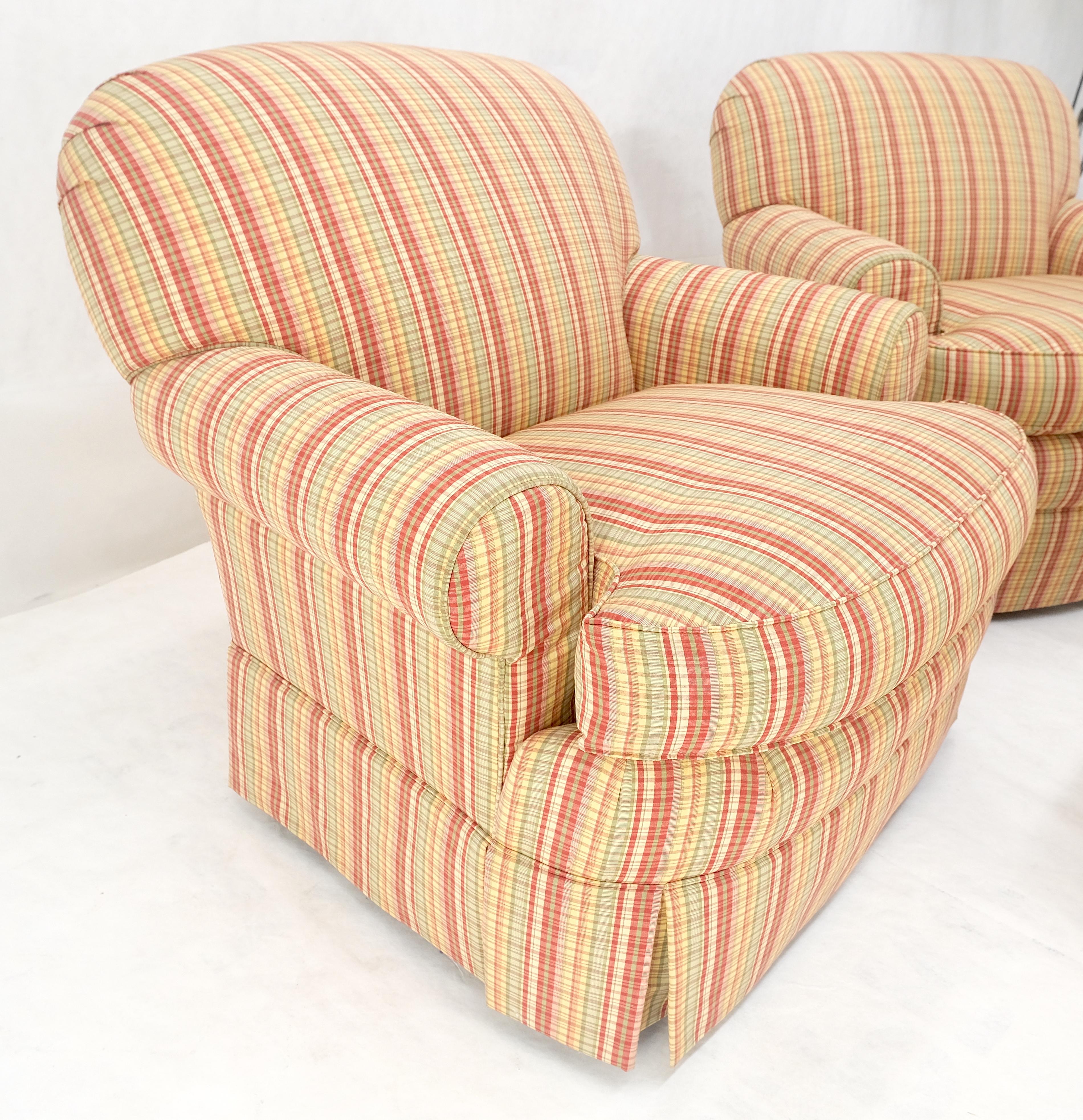 Paire de chaises longues en tissu rayé du milieu du siècle dernier, c1970, assorties d'un pouf MINT Bon état - En vente à Rockaway, NJ