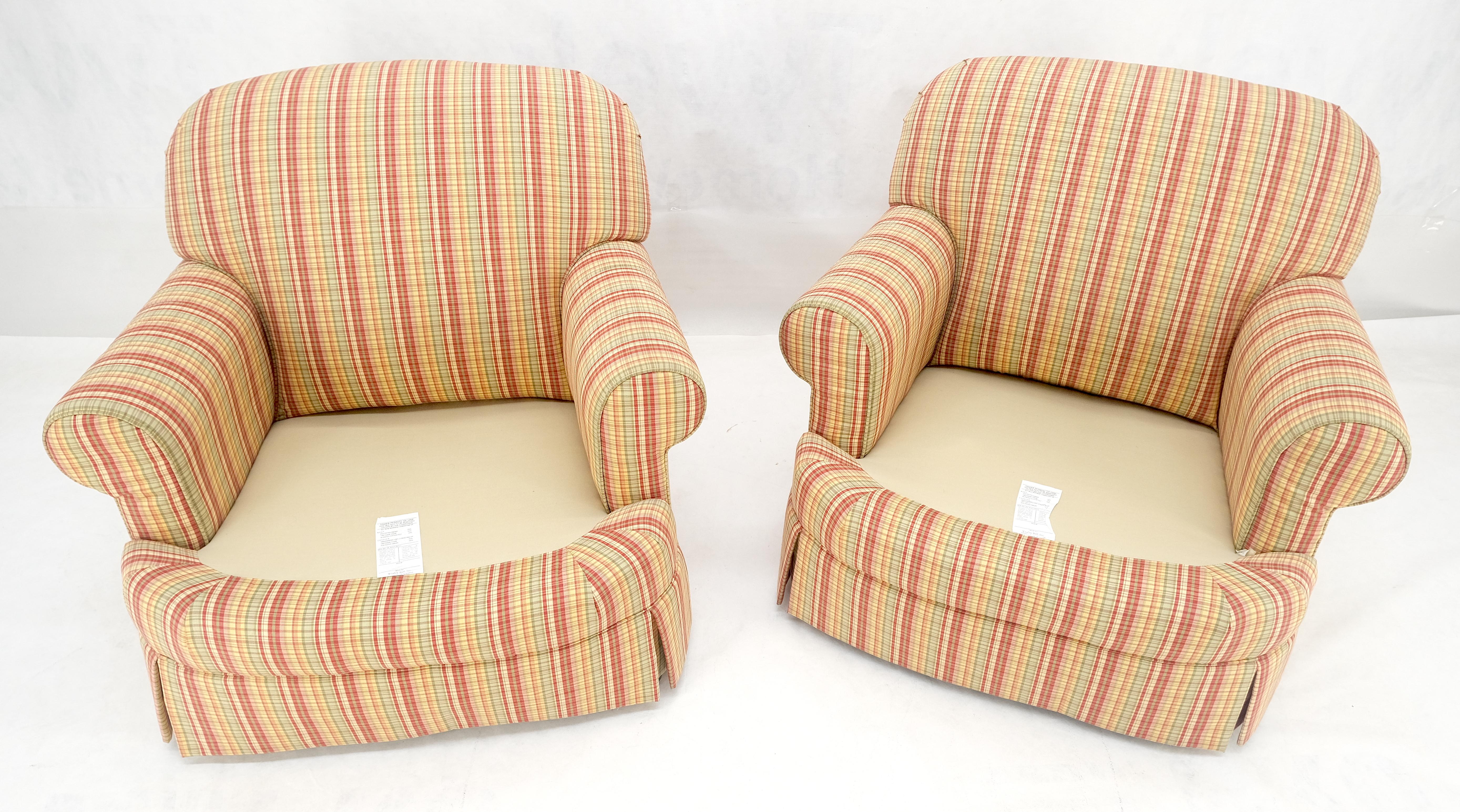 Paire de chaises longues en tissu rayé du milieu du siècle dernier, c1970, assorties d'un pouf MINT en vente 2