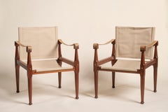 Ein Paar Kampagnenstühle aus der Mitte des Jahrhunderts im Stil von Kaare Klint, Dänemark, 1960