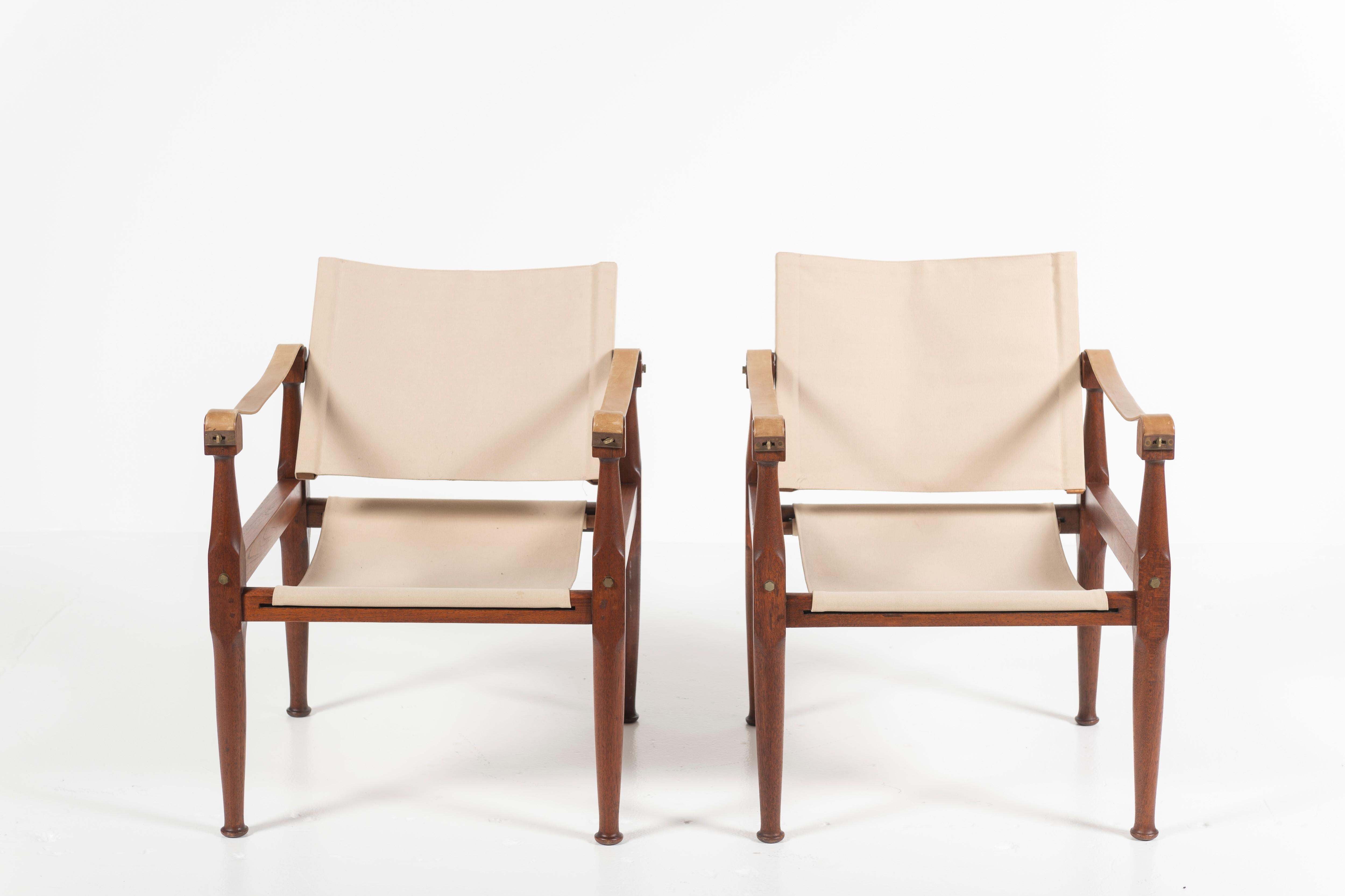 Mid-Century Modern Pair of Mid Century Campaign Chairs in the style of Kaare Klint, Denmark, 1960 For Sale