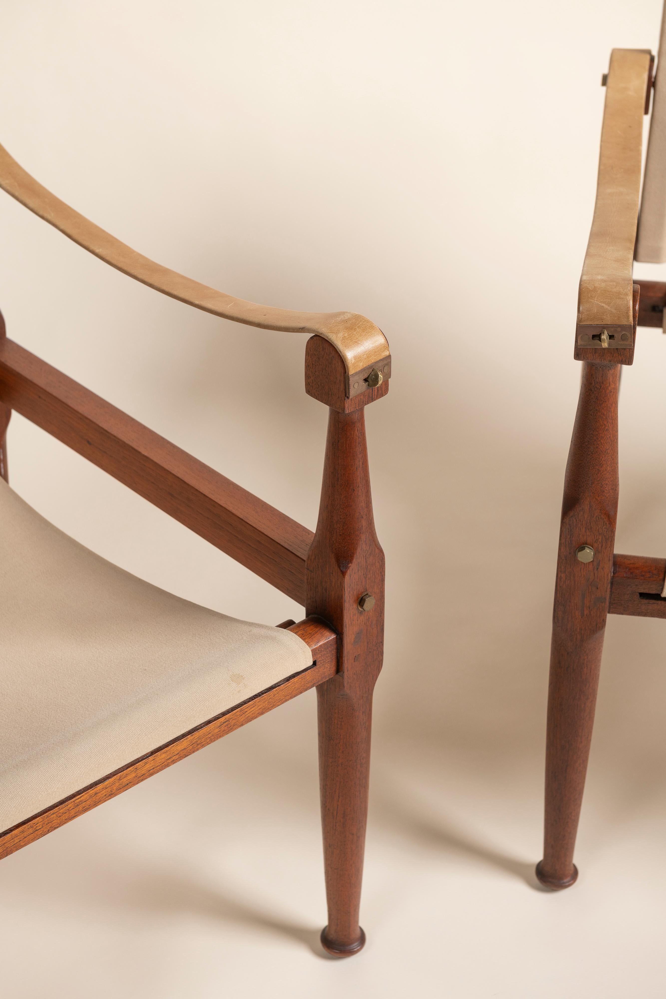 Paire de chaises de campagne du milieu du siècle dans le style de Kaare Klint, Danemark, 1960 Bon état - En vente à San Francisco, CA