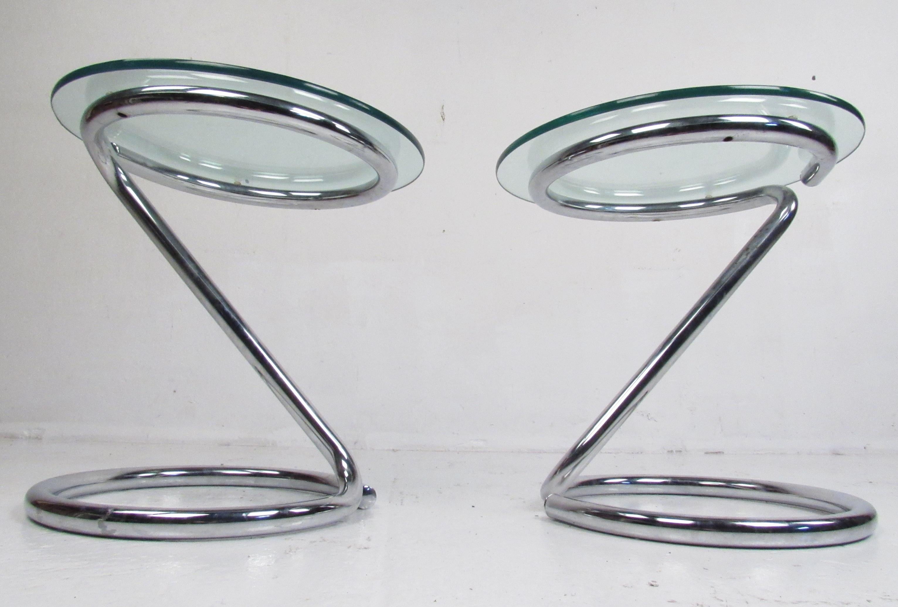 Mid-Century Modern Pair of Midcentury Cantilever Chrome End Tables For Sale