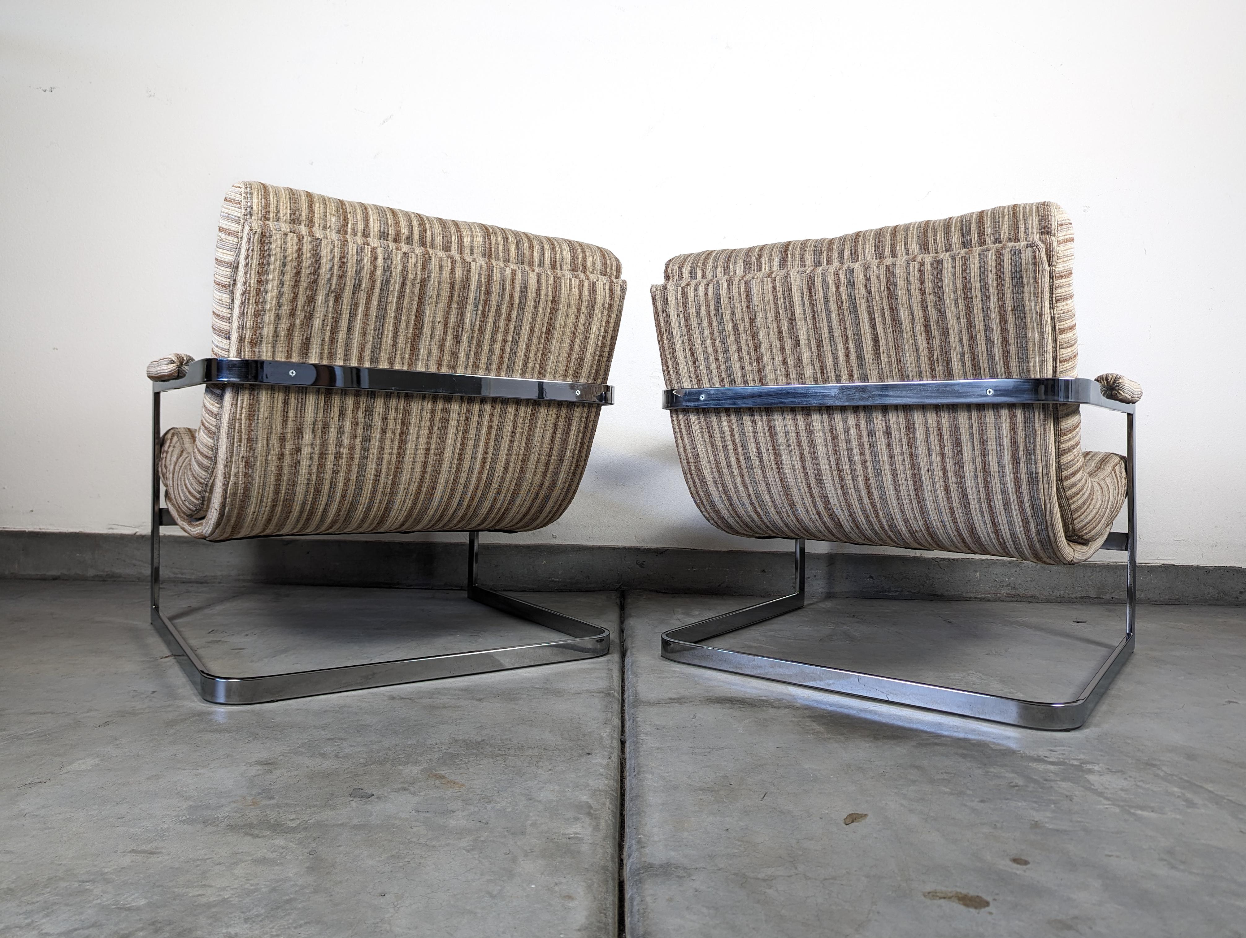 Pair of Mid Century Cantilevered Scoop Chairs - Style of Milo Baughman, c1970s 3