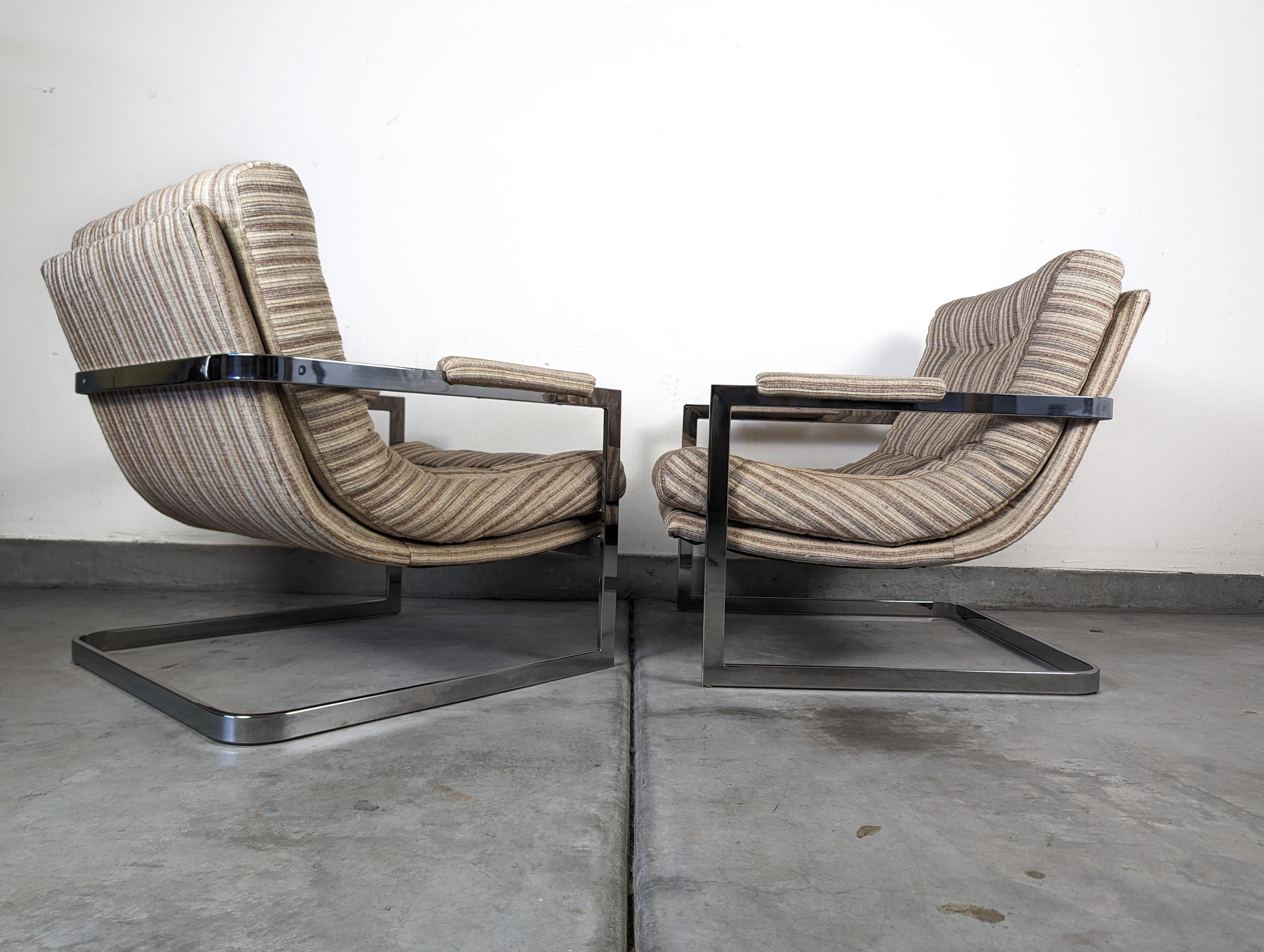 Pair of Mid Century Cantilevered Scoop Chairs - Style of Milo Baughman, c1970s 5