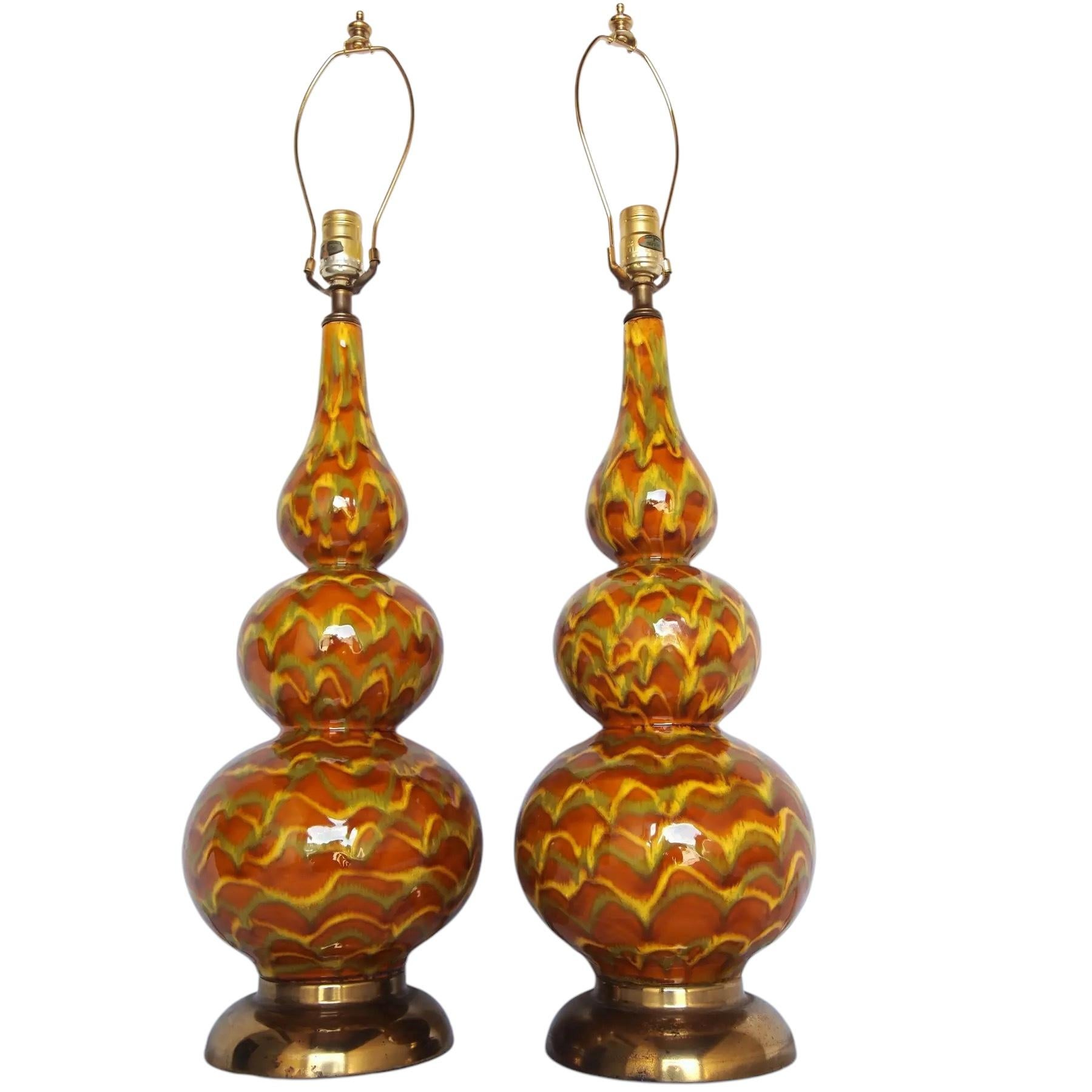 Milieu du XXe siècle Paire de lampes en céramique caramel du milieu du siècle en vente