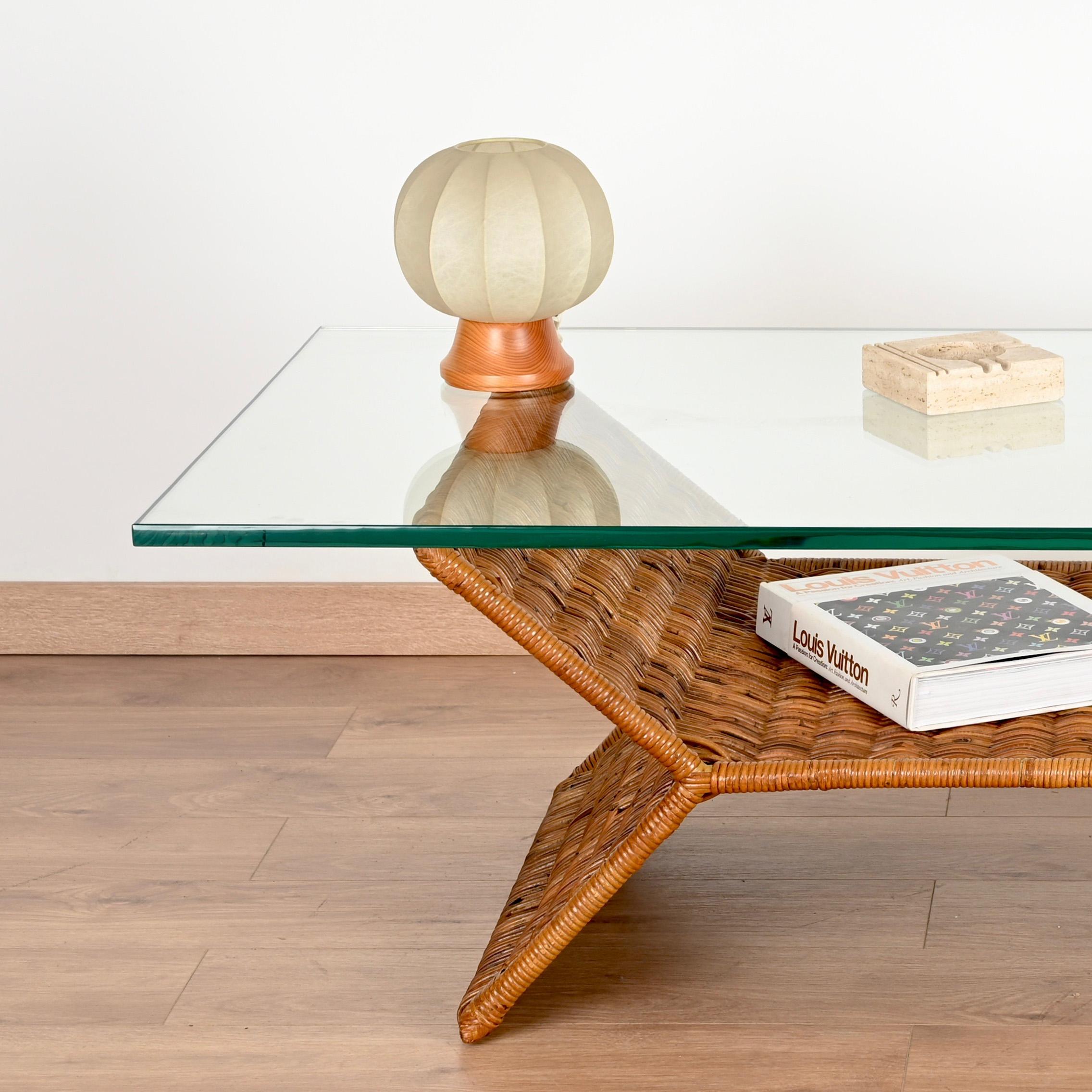 Paire de lampes de table cocon de Castiglioni du milieu du siècle dernier avec base en chêne, Italie années 1960 5