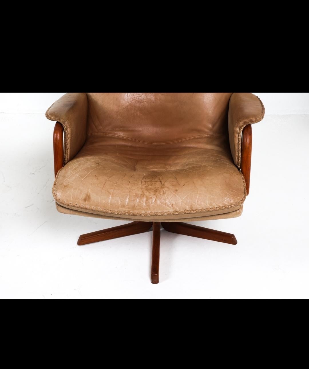 Paar Lederstühle von Berg of Denmark aus der Mitte des Jahrhunderts (Ende des 20. Jahrhunderts) im Angebot