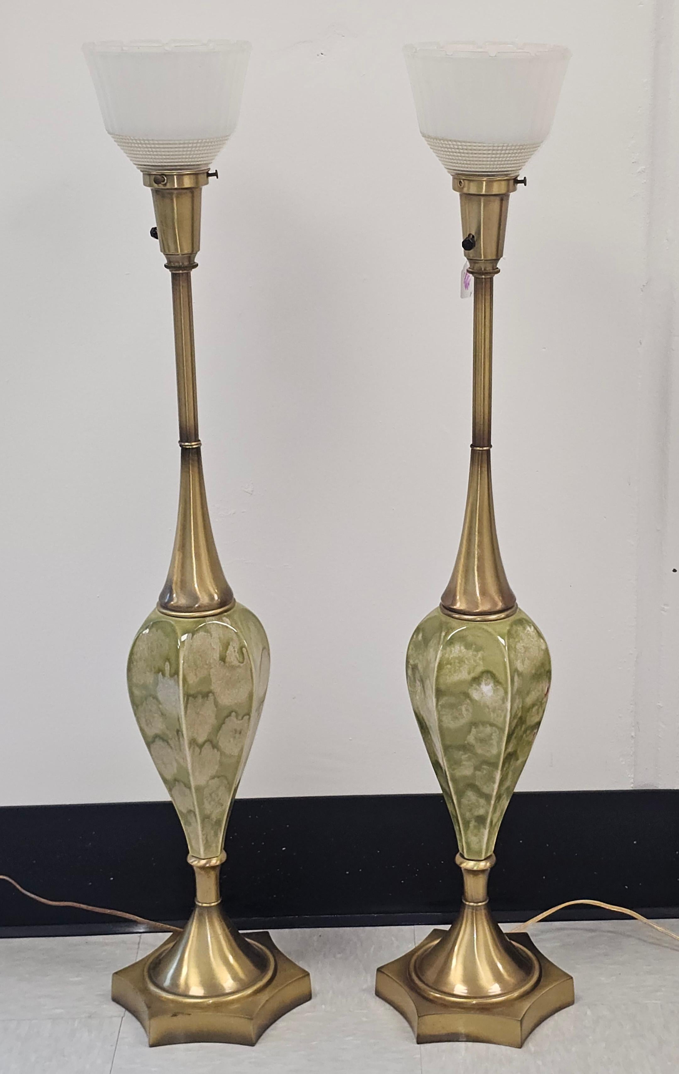 Mid-Century Modern Pair of Mid-Century Ceramic and Brass Torchere Table Lamps For Sale