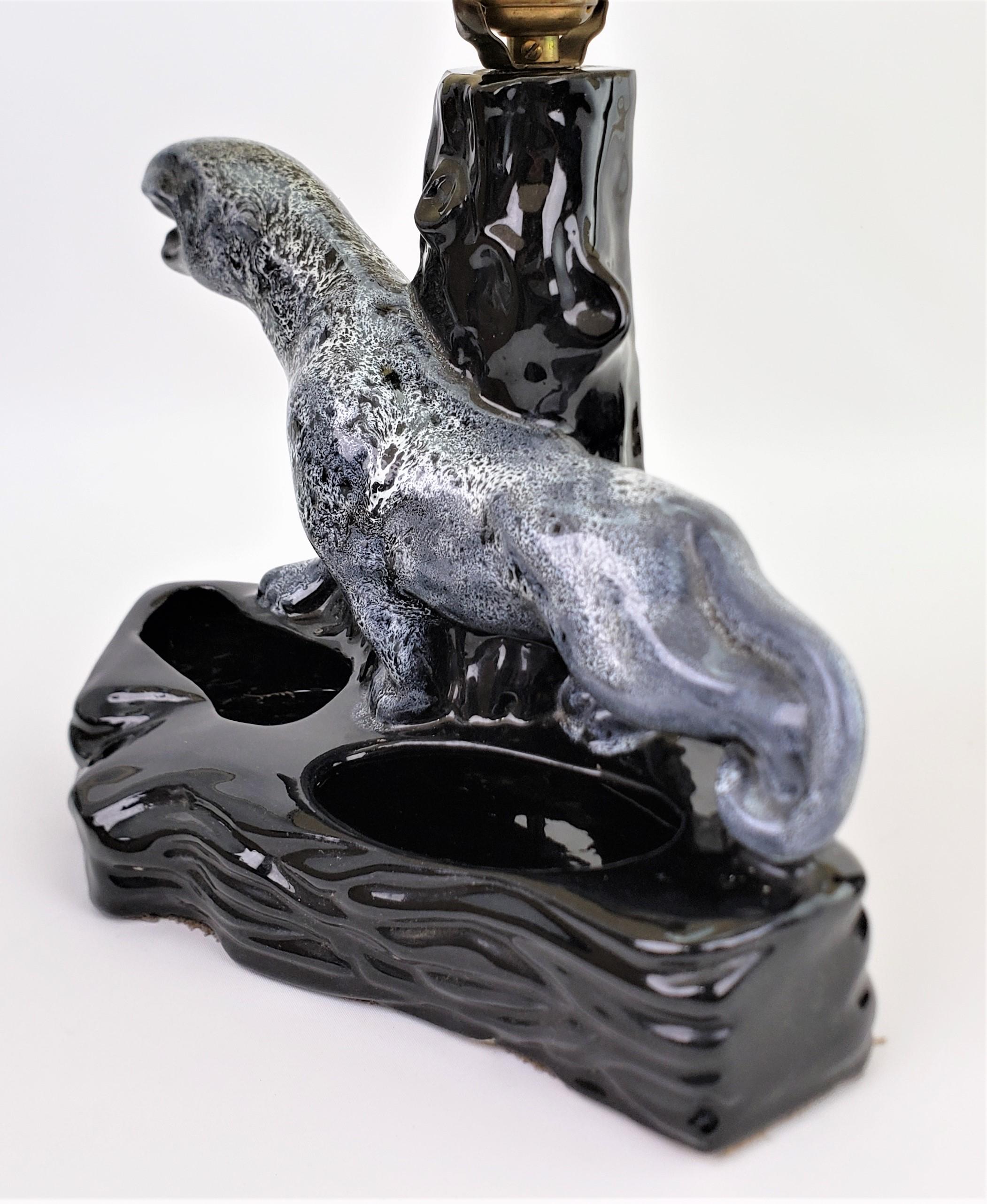 Paar schwarze Panther-Tischlampen aus Keramik aus der Mitte des Jahrhunderts mit grauer Lavaglasur im Angebot 5
