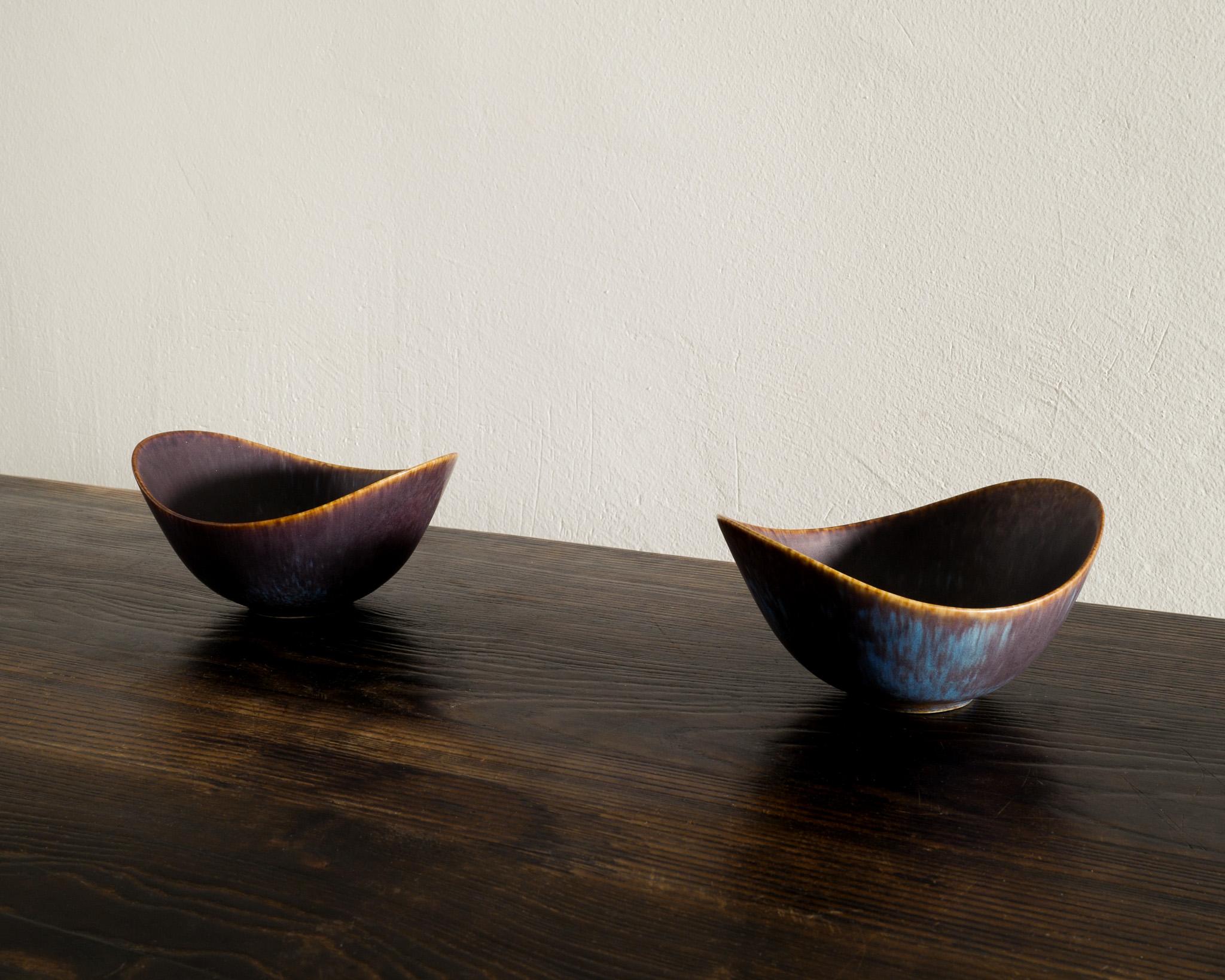 Scandinavian Modern Pair of Mid Century Ceramic Bowls by Gunnar Nylund for Rörstrand Sweden, 1950s For Sale