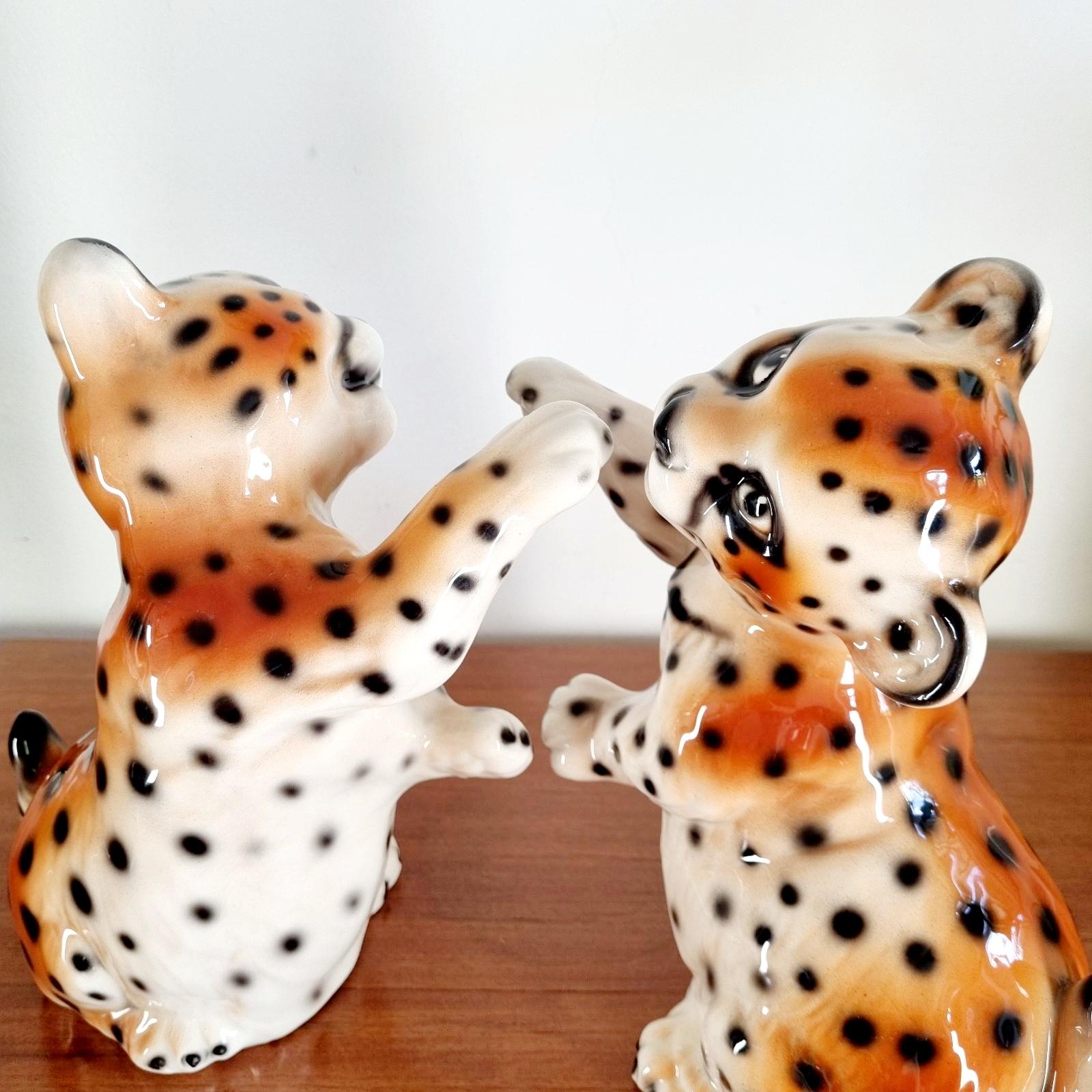 Pair of Mid Century Ceramic Cheetah Cubs, Italy 80s For Sale 4