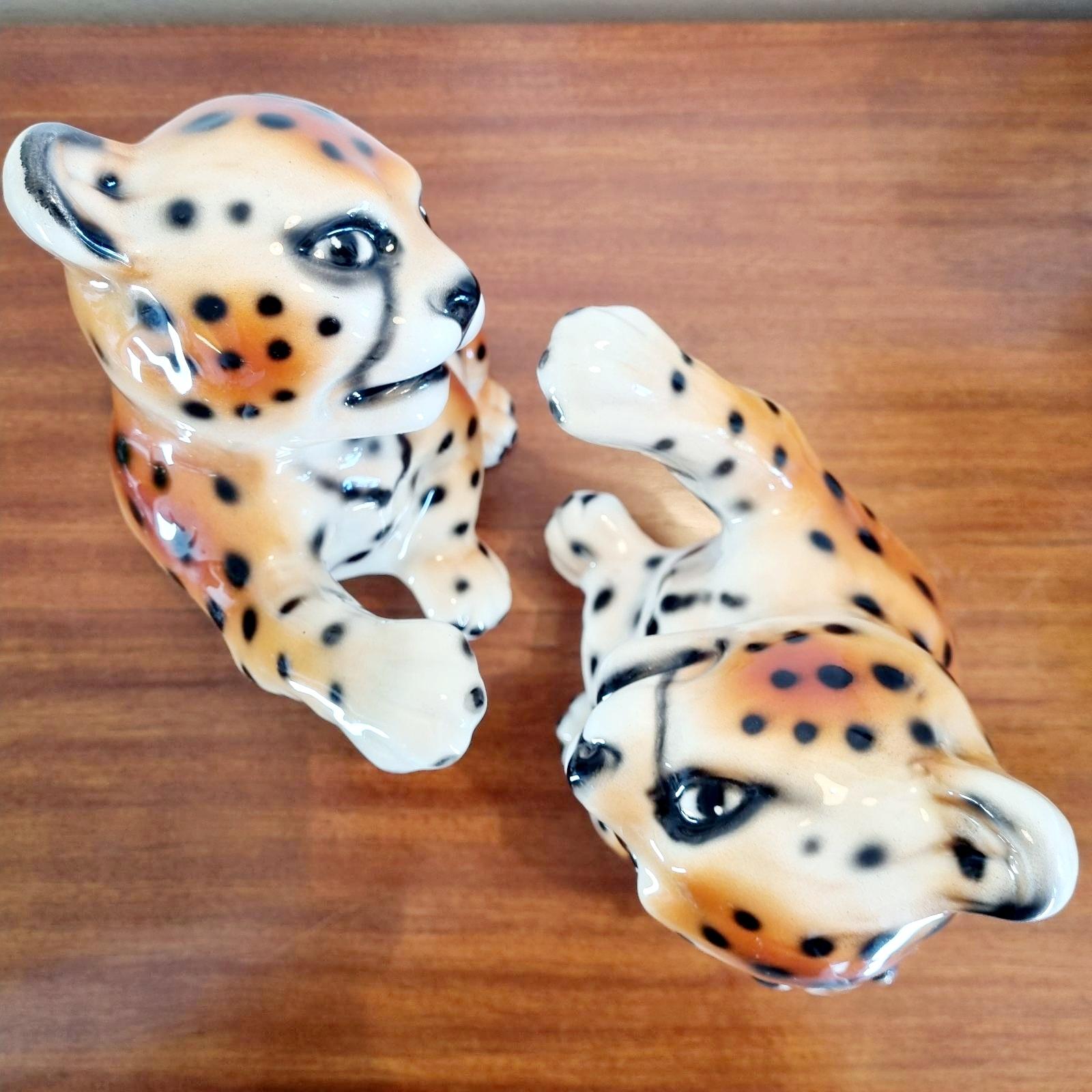 Late 20th Century Pair of Mid Century Ceramic Cheetah Cubs, Italy 80s For Sale