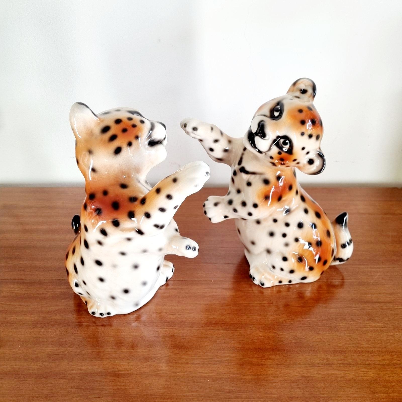 Pair of Mid Century Ceramic Cheetah Cubs, Italy 80s For Sale 2
