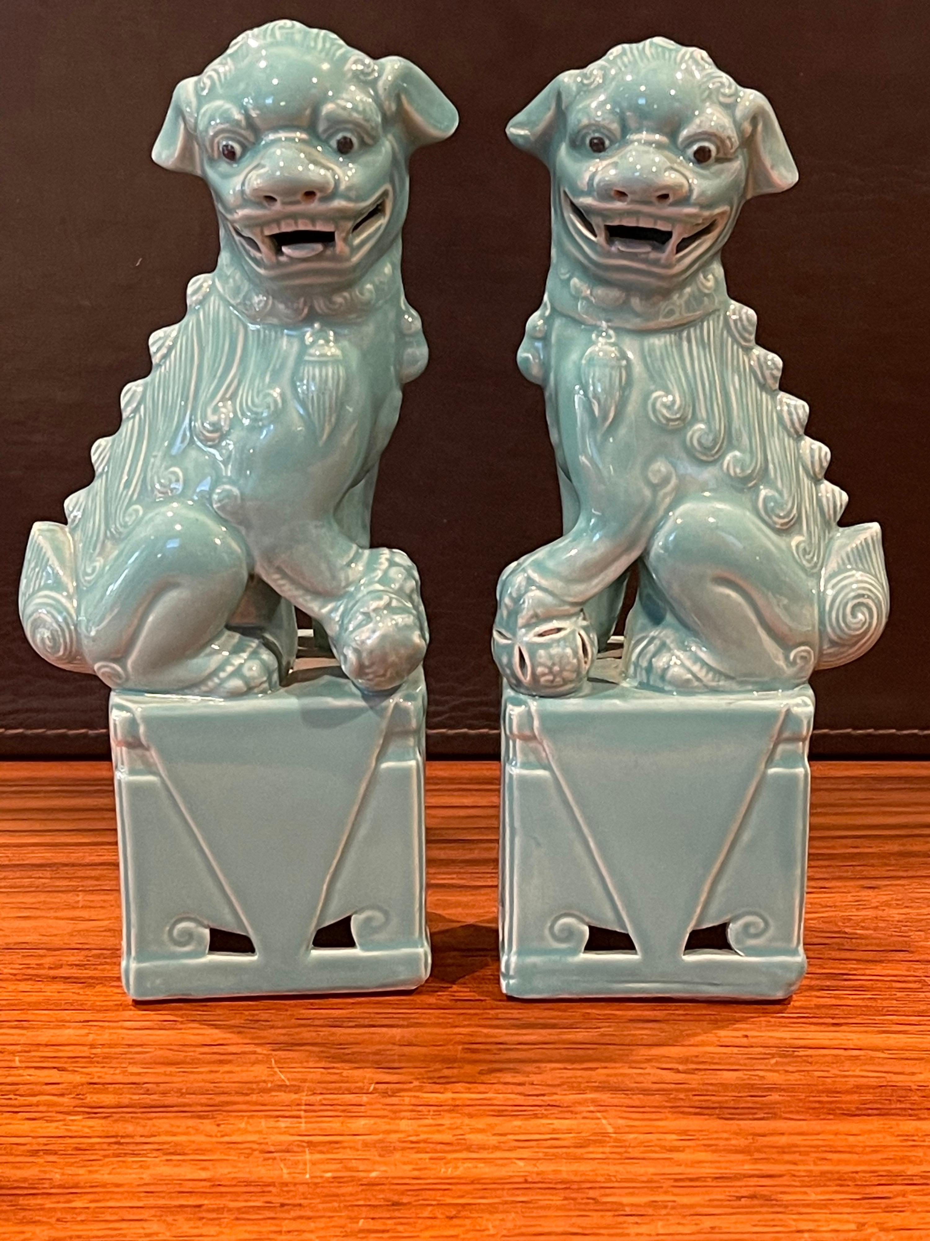 Mid-Century Modern Pair of Midcentury Ceramic Foo Dogs / Bookends