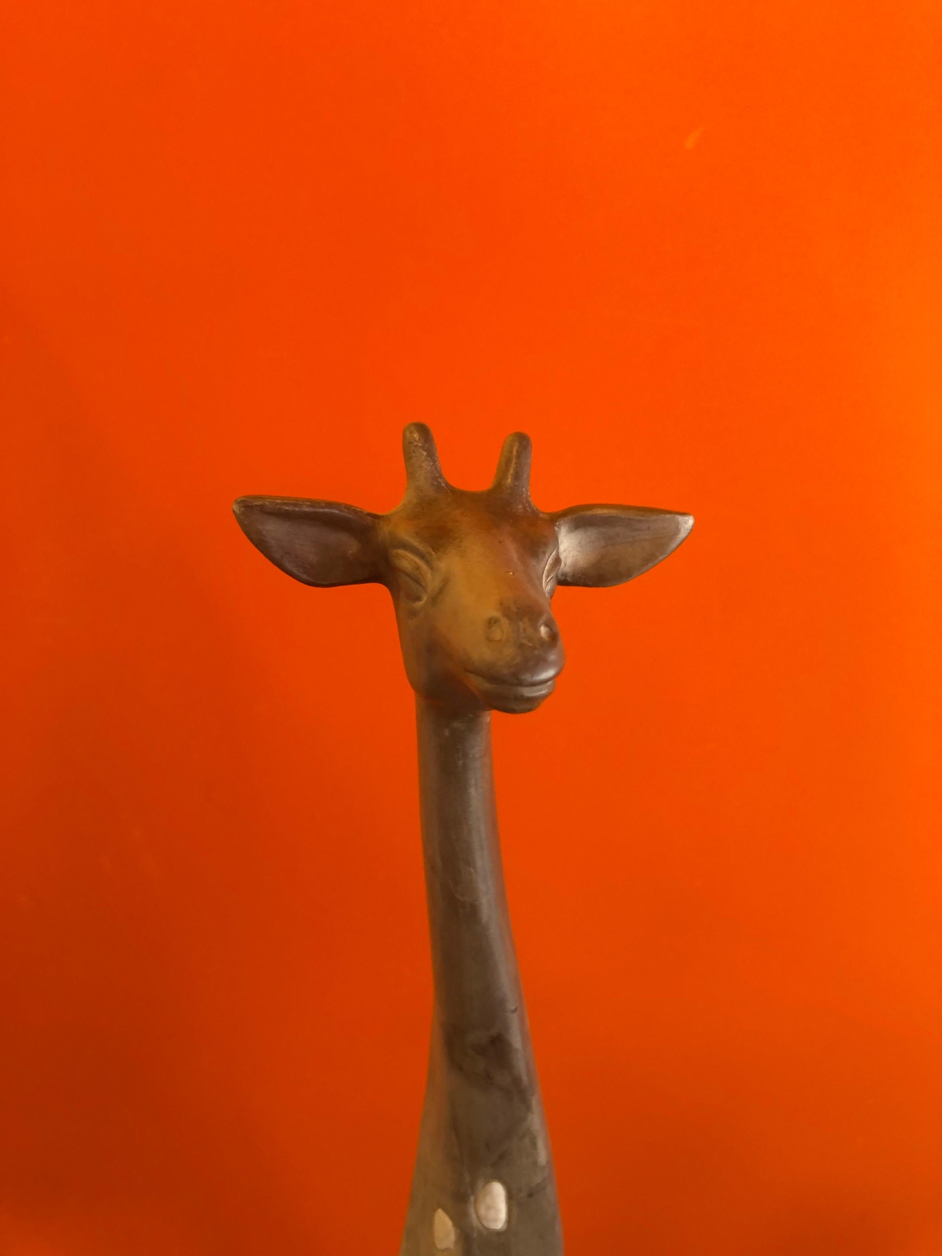 Paire de giraffes en céramique du milieu du siècle dernier par McFarlin Freeman Pottery en vente 3