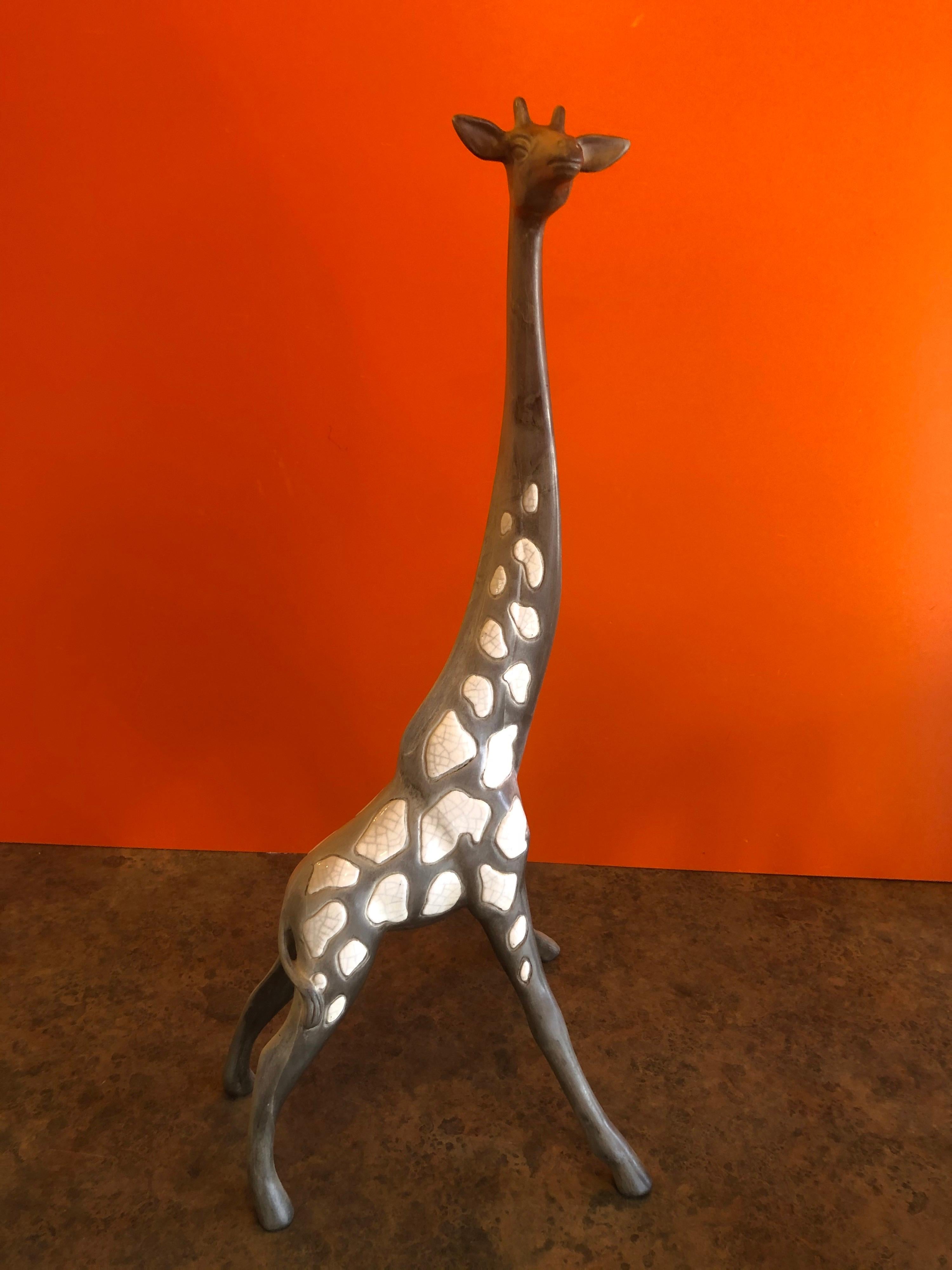 20ième siècle Paire de giraffes en céramique du milieu du siècle dernier par McFarlin Freeman Pottery en vente