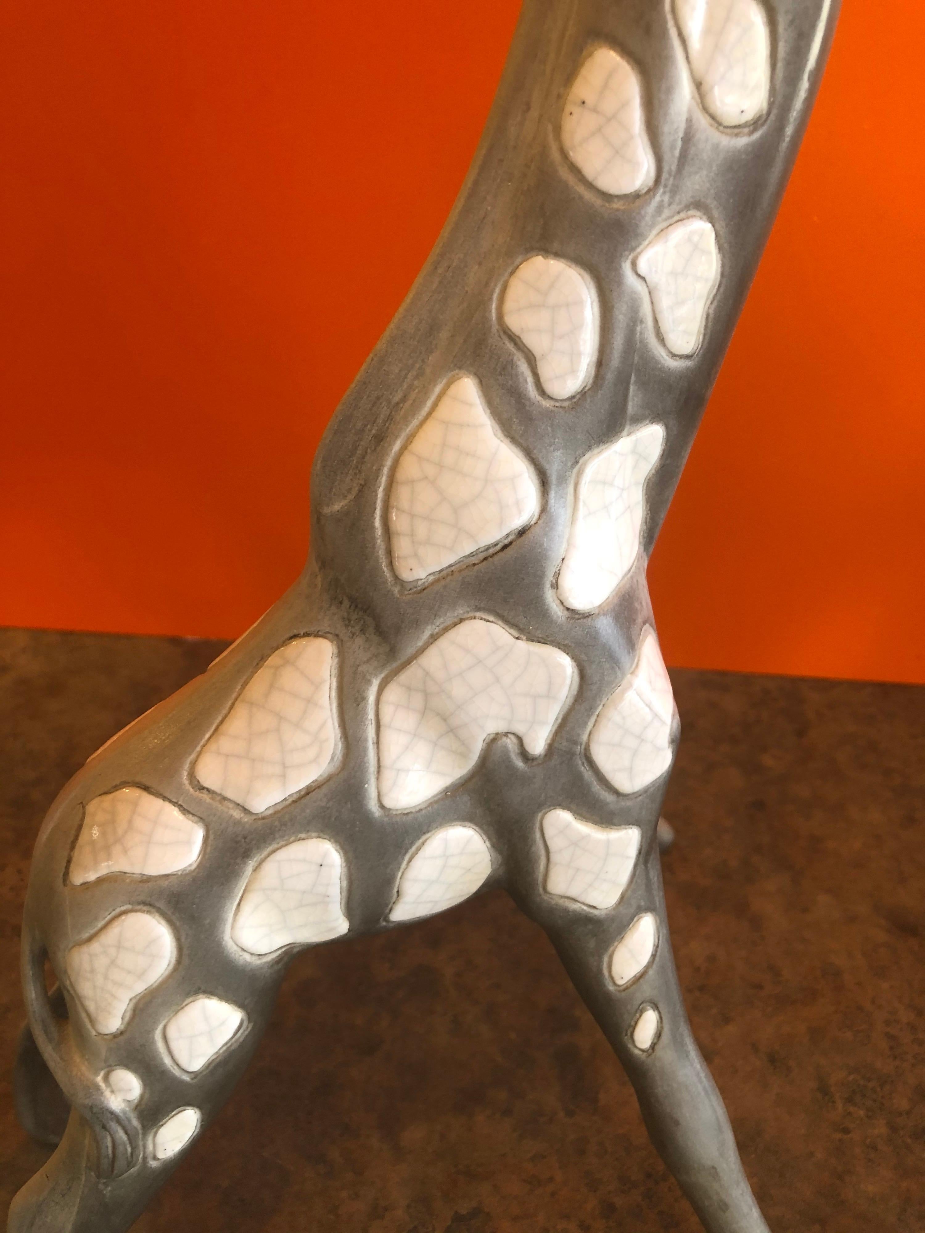 Paire de giraffes en céramique du milieu du siècle dernier par McFarlin Freeman Pottery en vente 2