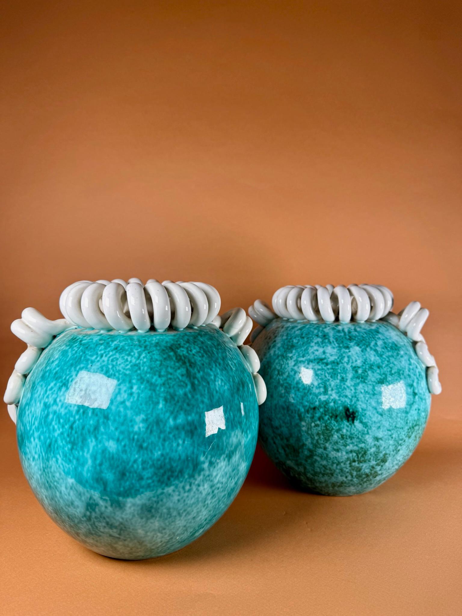 Smaltato Coppia di vasi in ceramica della metà del secolo, Sainte Radegonde, Francia, circa 1950 in vendita