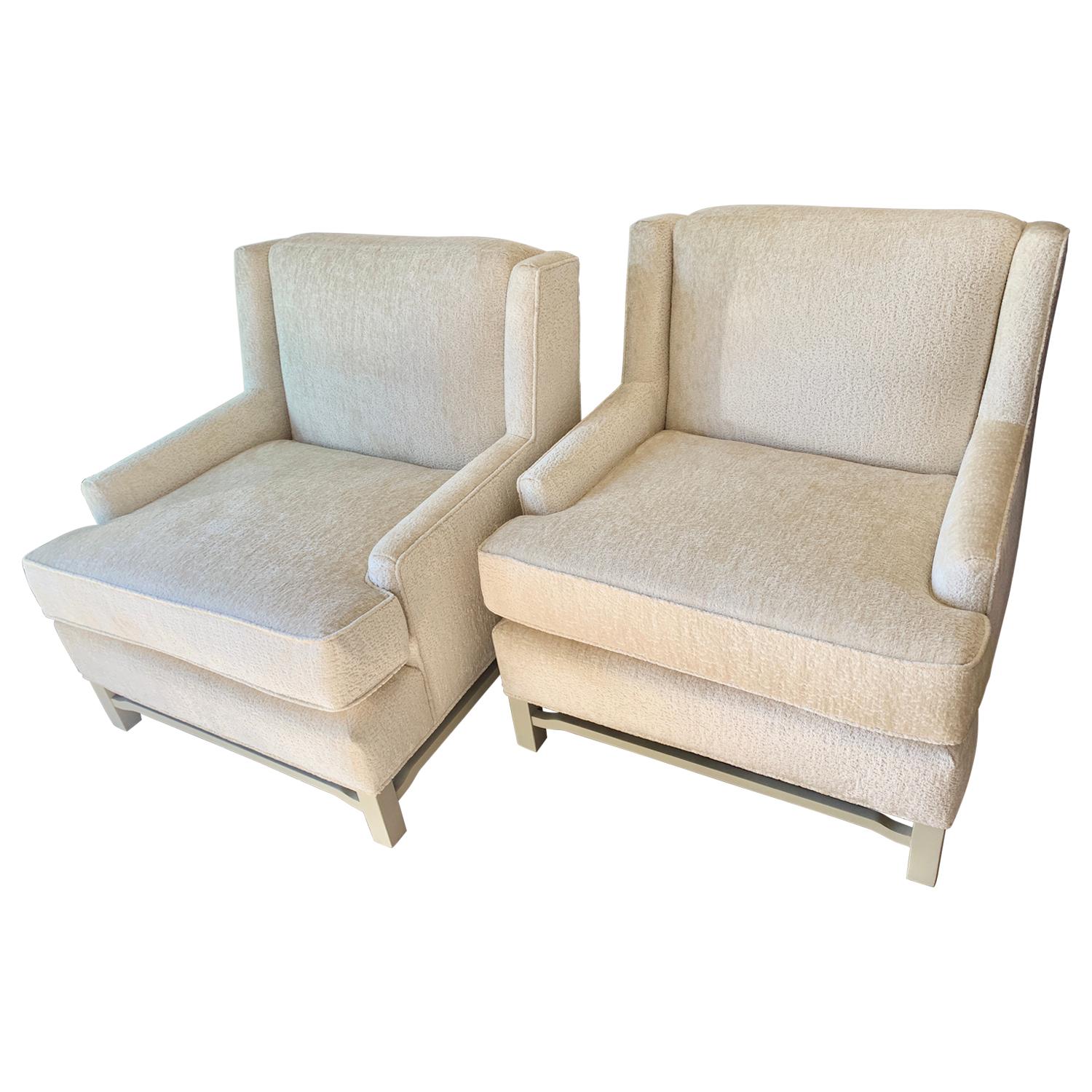 Pair of Midcentury Chairs in Bouclé Upholstery with Lacquered Wood Frame For Sale