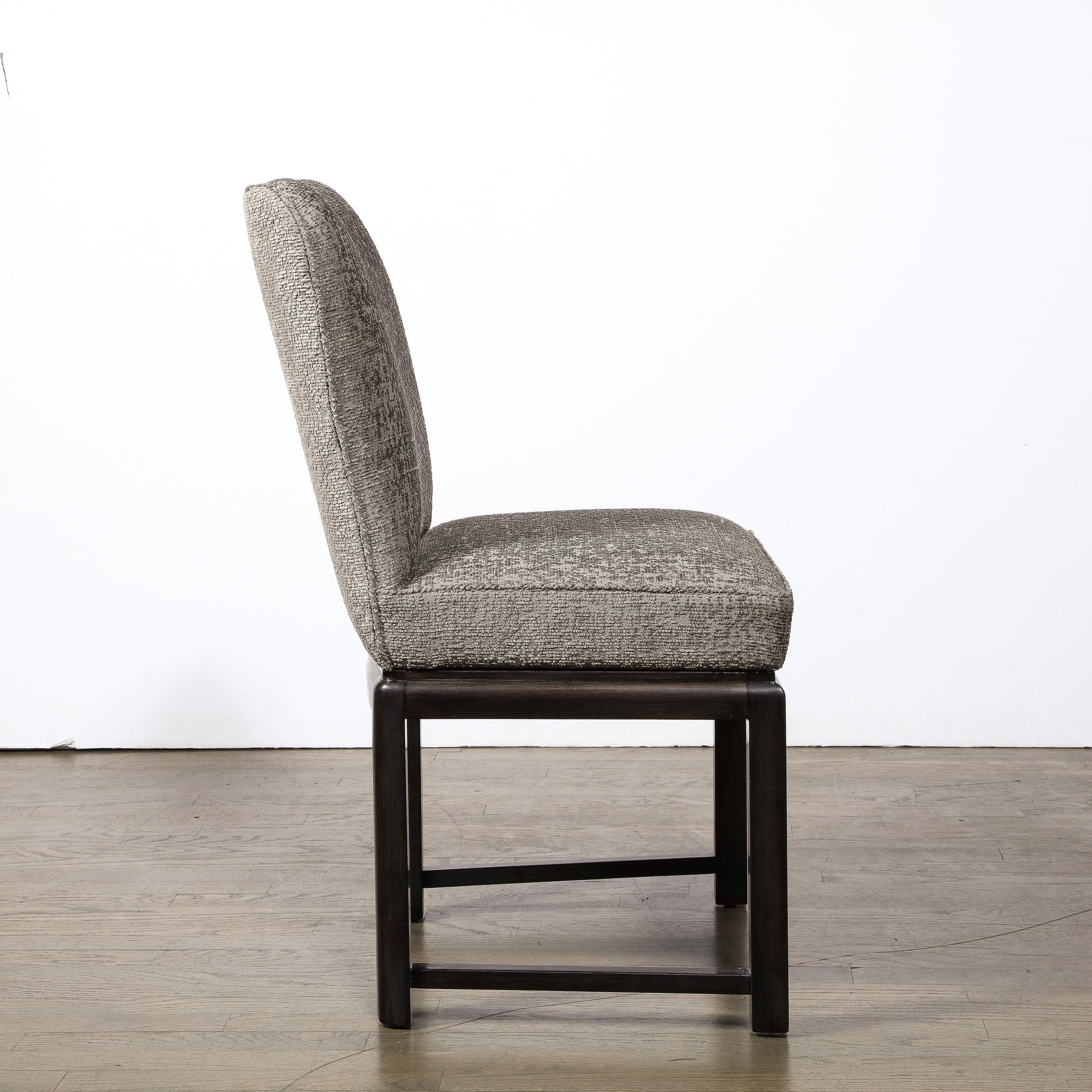 Paar von  Mid Century Stühle in Ebonized Walnut Basis / Holly Hunt Stoff im Angebot 4