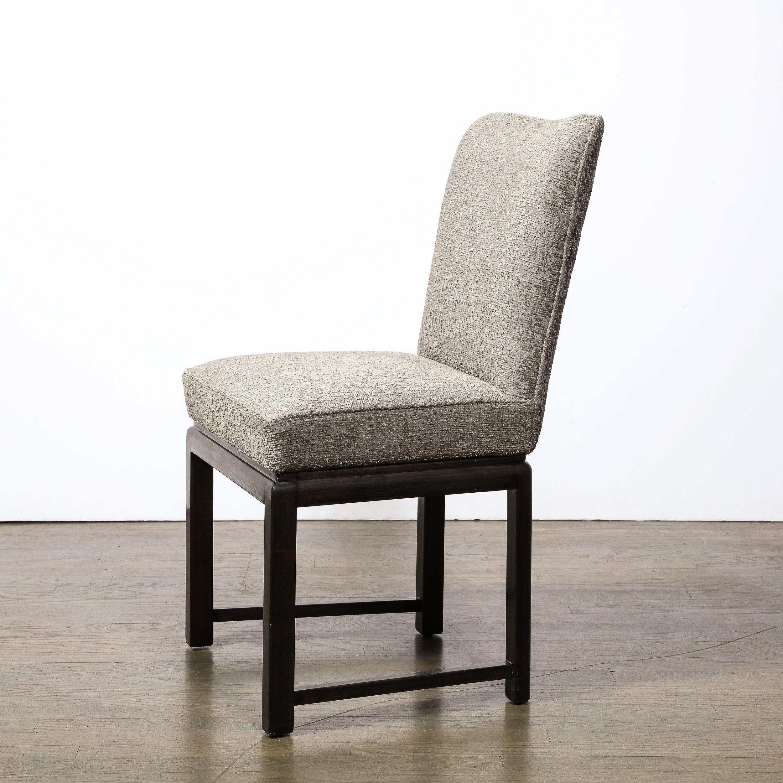 Paar von  Mid Century Stühle in Ebonized Walnut Basis / Holly Hunt Stoff (amerikanisch) im Angebot