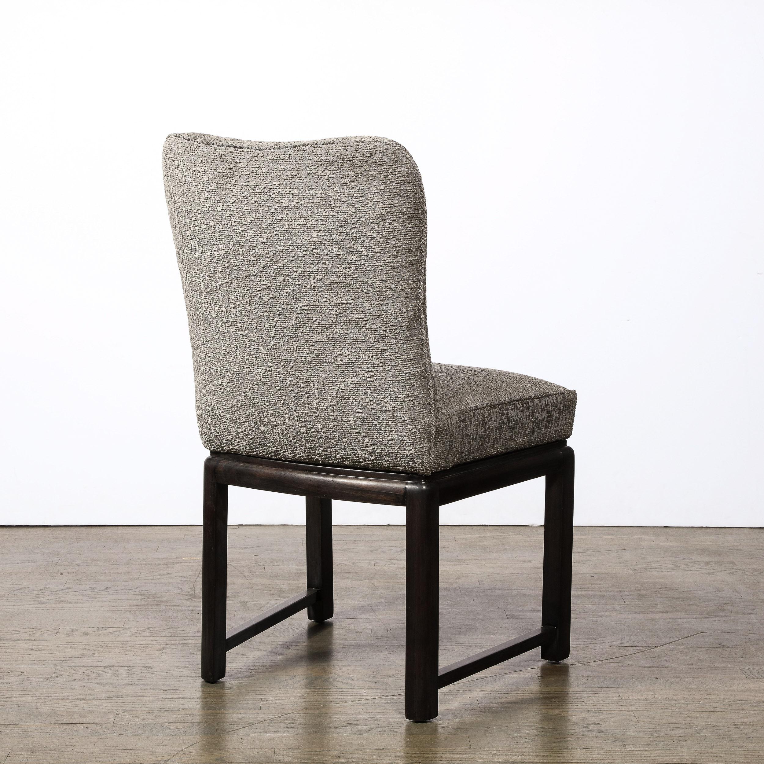 Paar von  Mid Century Stühle in Ebonized Walnut Basis / Holly Hunt Stoff im Angebot 2