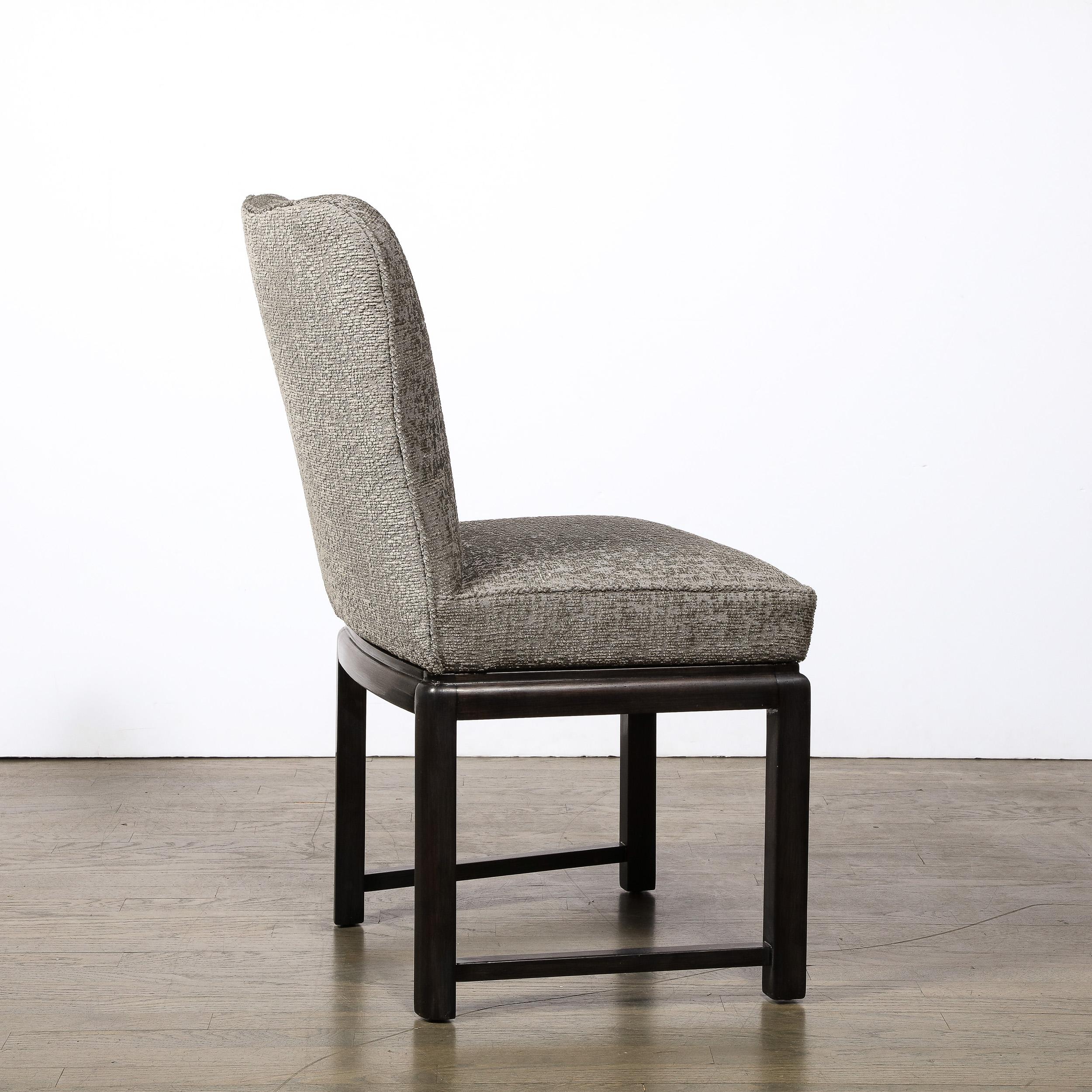 Paar von  Mid Century Stühle in Ebonized Walnut Basis / Holly Hunt Stoff im Angebot 3
